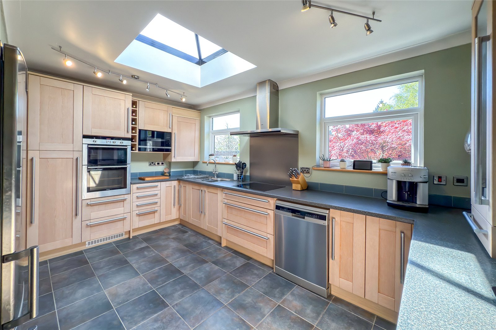3 bed semi-detached house for sale in Kingshill Avenue, St. Albans, Hertfordshire, AL4 - Property Image 2