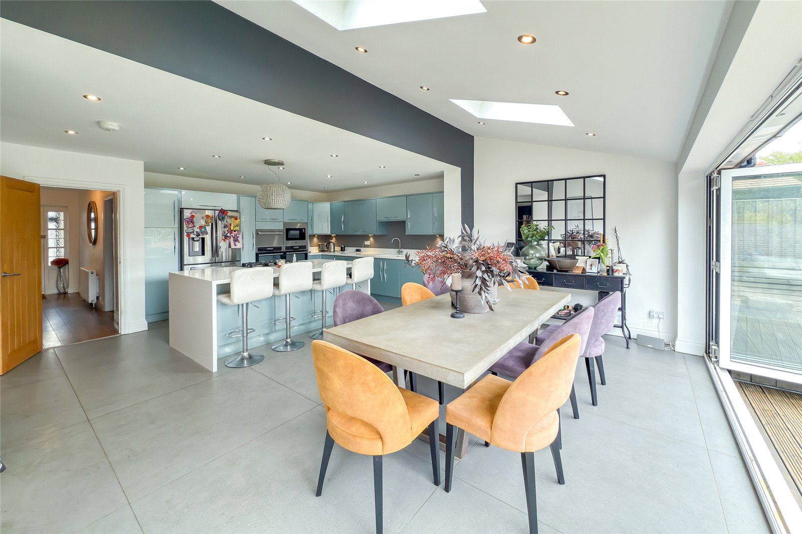 5 bed semi-detached house for sale in Packhorse Close, St. Albans, Hertfordshire, AL4 - Property Image 5