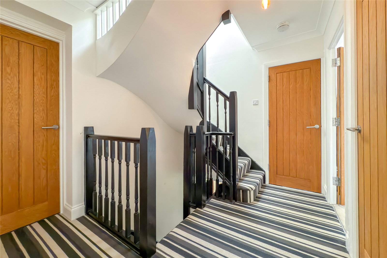 5 bed semi-detached house for sale in Packhorse Close, St. Albans, Hertfordshire, AL4 - Property Image 20