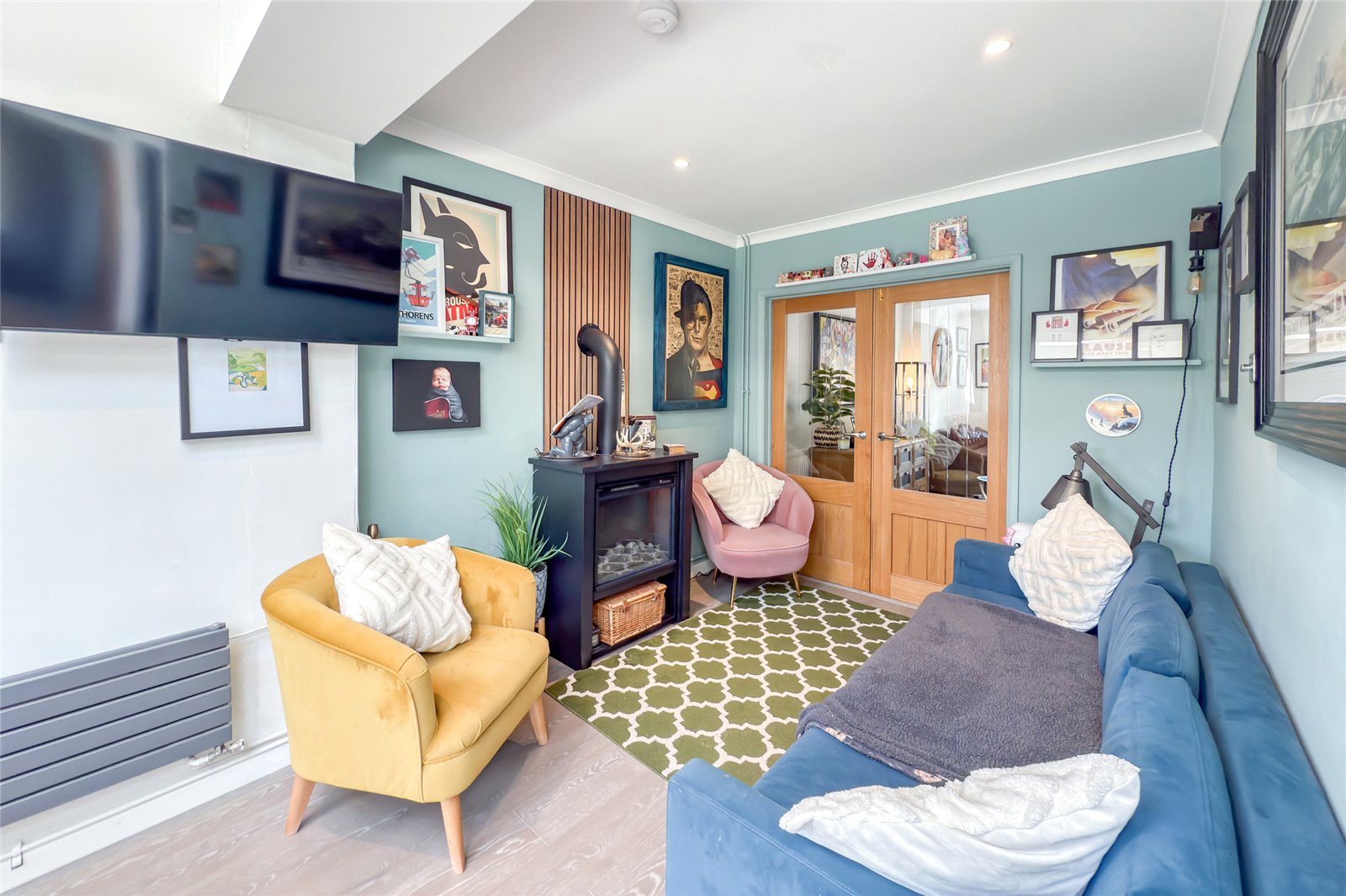 4 bed semi-detached house for sale in Chestnut Drive, St. Albans, Hertfordshire, AL4  - Property Image 3