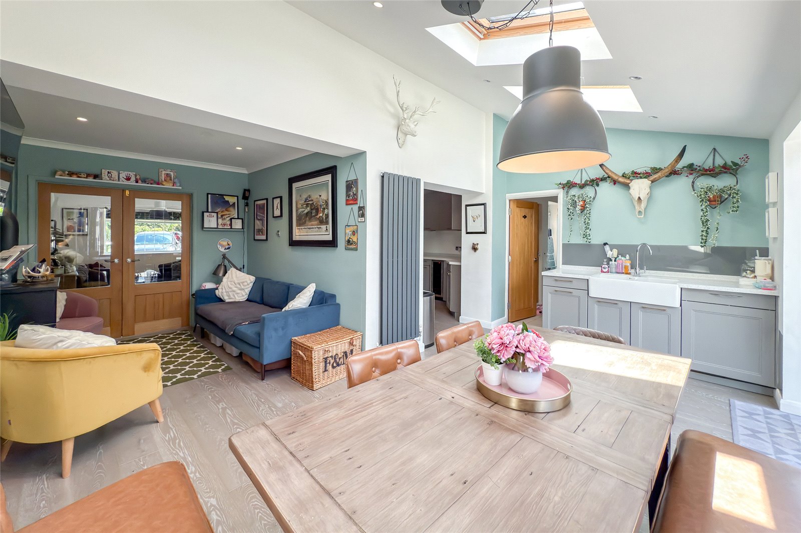 4 bed semi-detached house for sale in Chestnut Drive, St. Albans, Hertfordshire, AL4  - Property Image 5