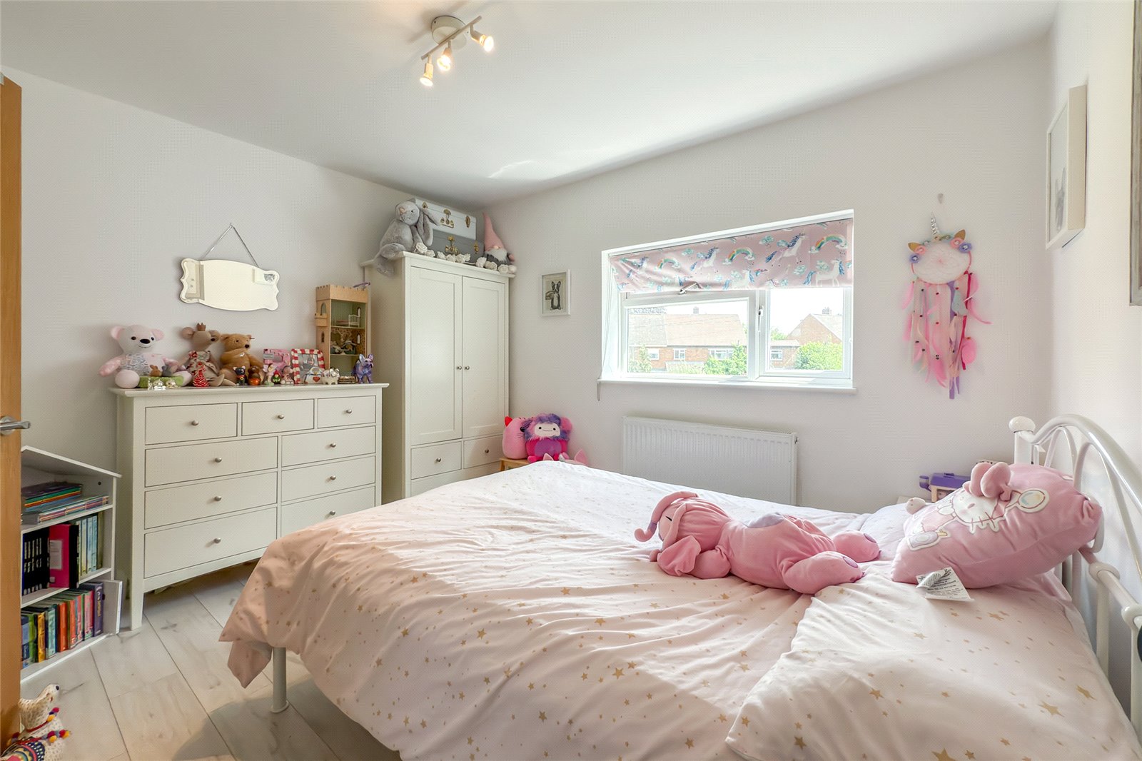 4 bed semi-detached house for sale in Chestnut Drive, St. Albans, Hertfordshire, AL4  - Property Image 10