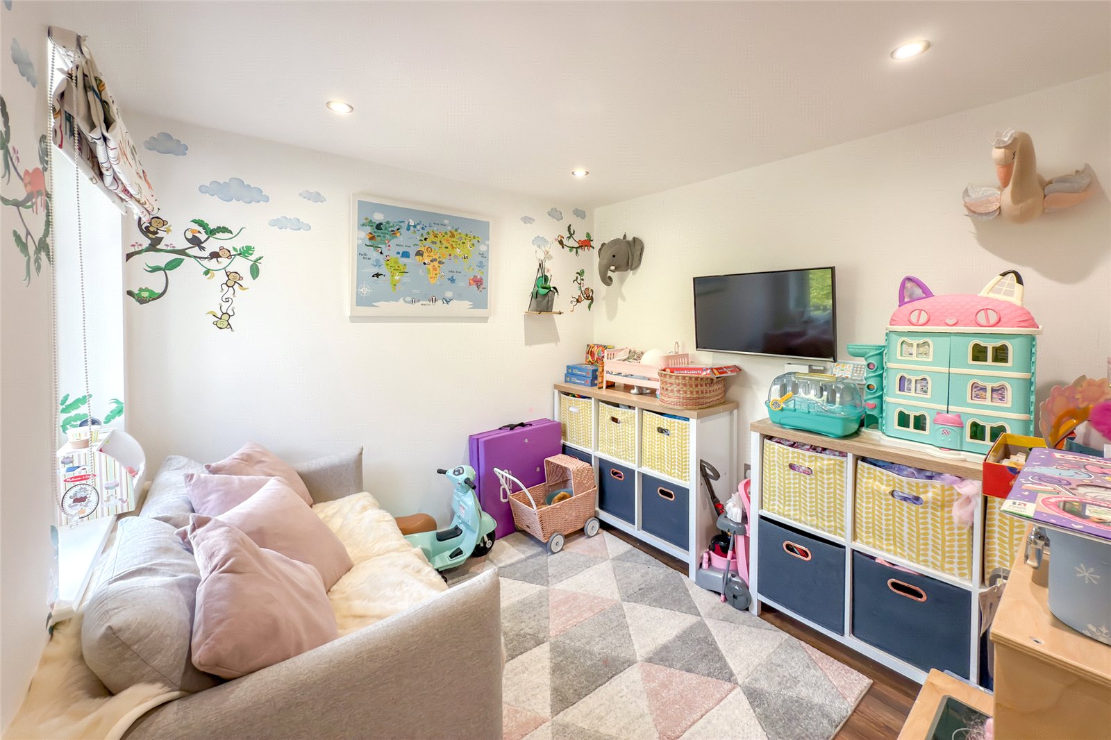 4 bed semi-detached house for sale in Chestnut Drive, St. Albans, Hertfordshire, AL4  - Property Image 15