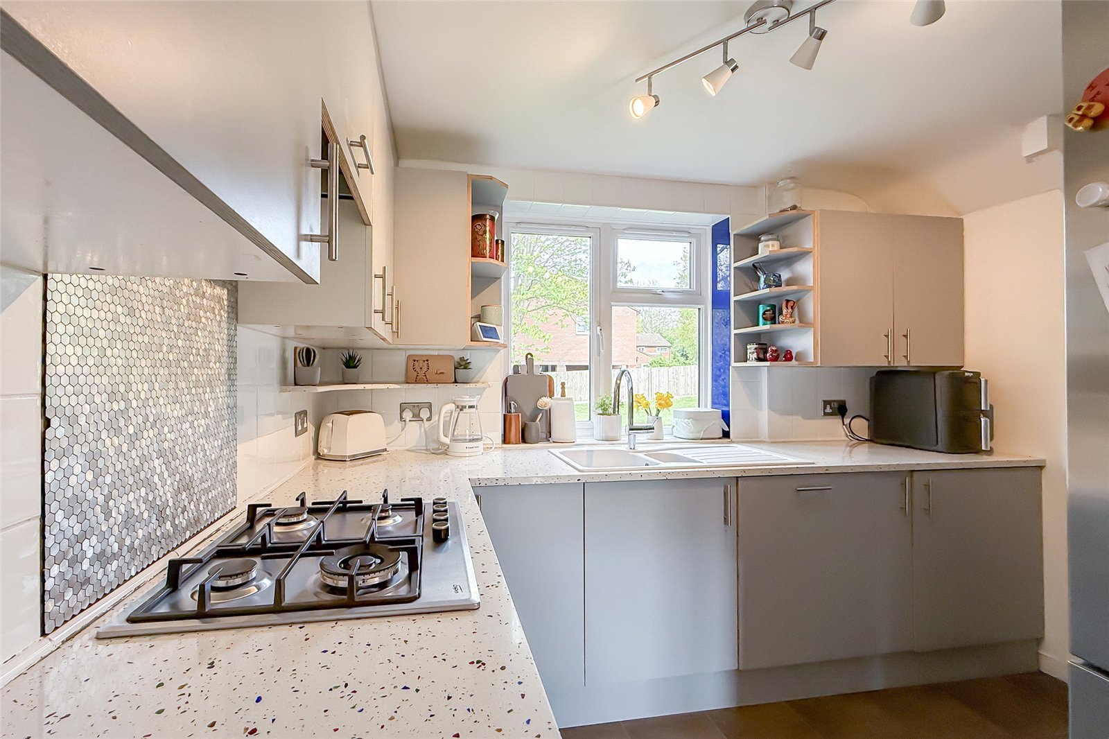 3 bed semi-detached house for sale in Bishops Close, St. Albans, Hertfordshire, AL4  - Property Image 4