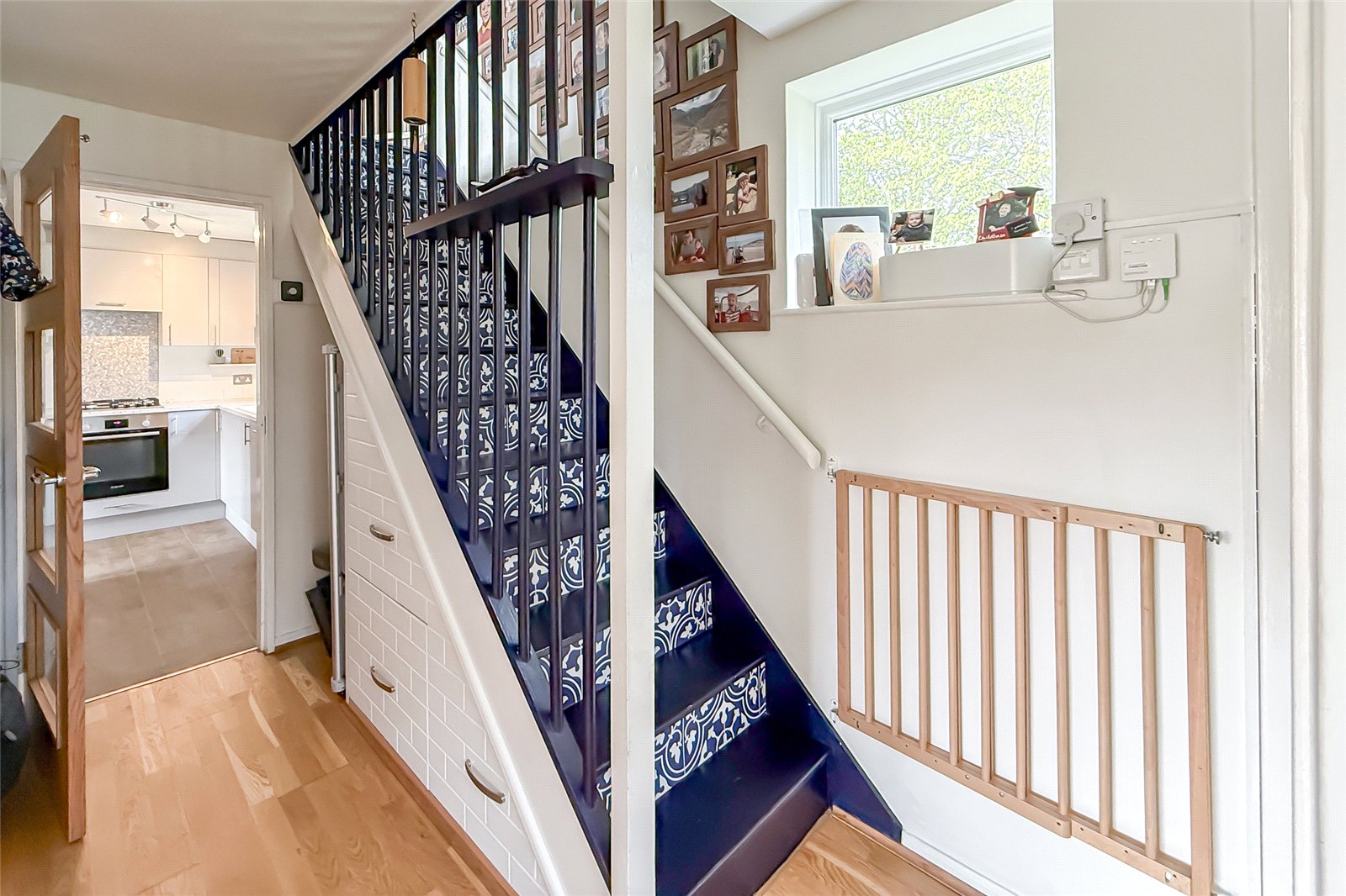3 bed semi-detached house for sale in Bishops Close, St. Albans, Hertfordshire, AL4  - Property Image 5