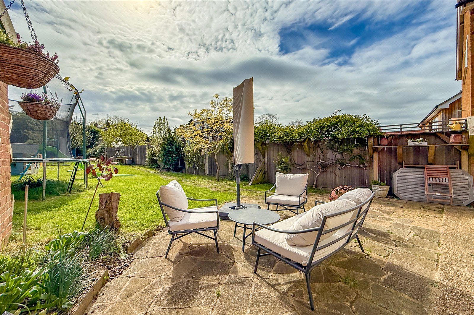 3 bed semi-detached house for sale in Bishops Close, St. Albans, Hertfordshire, AL4  - Property Image 3
