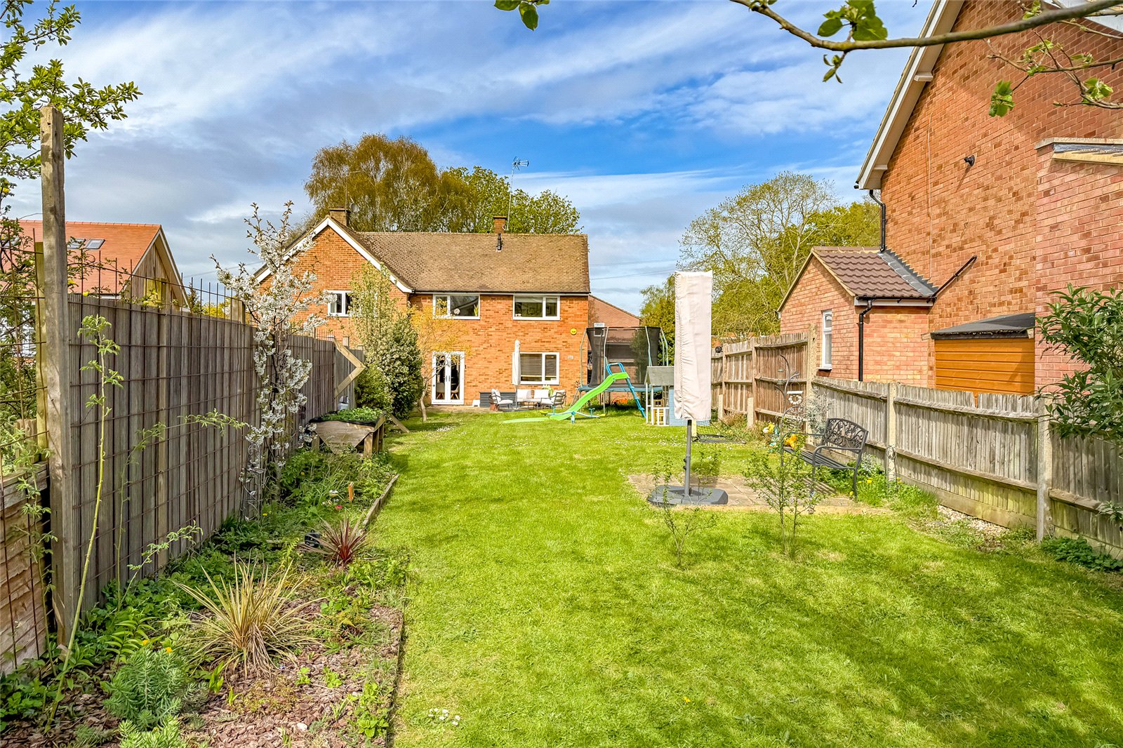 3 bed semi-detached house for sale in Bishops Close, St. Albans, Hertfordshire, AL4  - Property Image 7