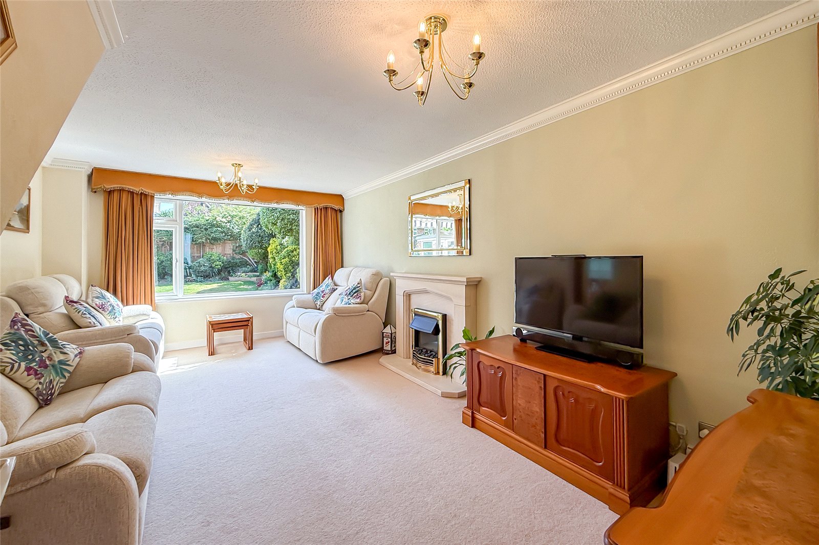 4 bed detached house for sale in Villiers Crescent, St. Albans, Hertfordshire, AL4 - Property Image 8