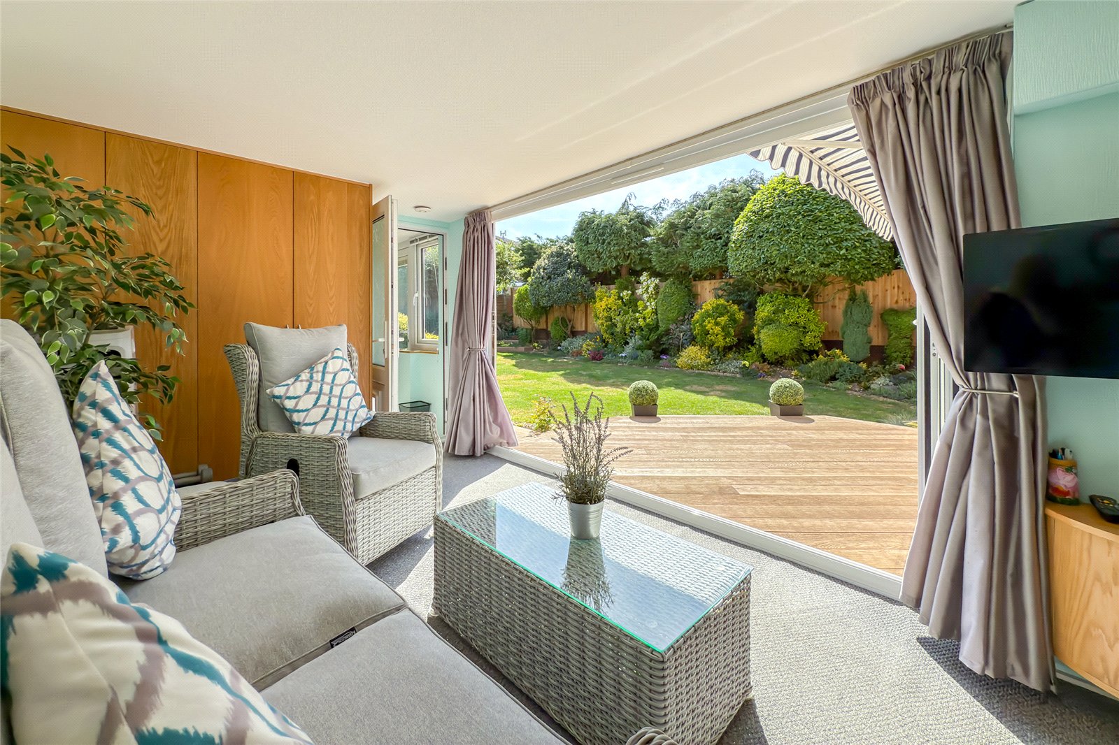 4 bed detached house for sale in Villiers Crescent, St. Albans, Hertfordshire, AL4 - Property Image 6