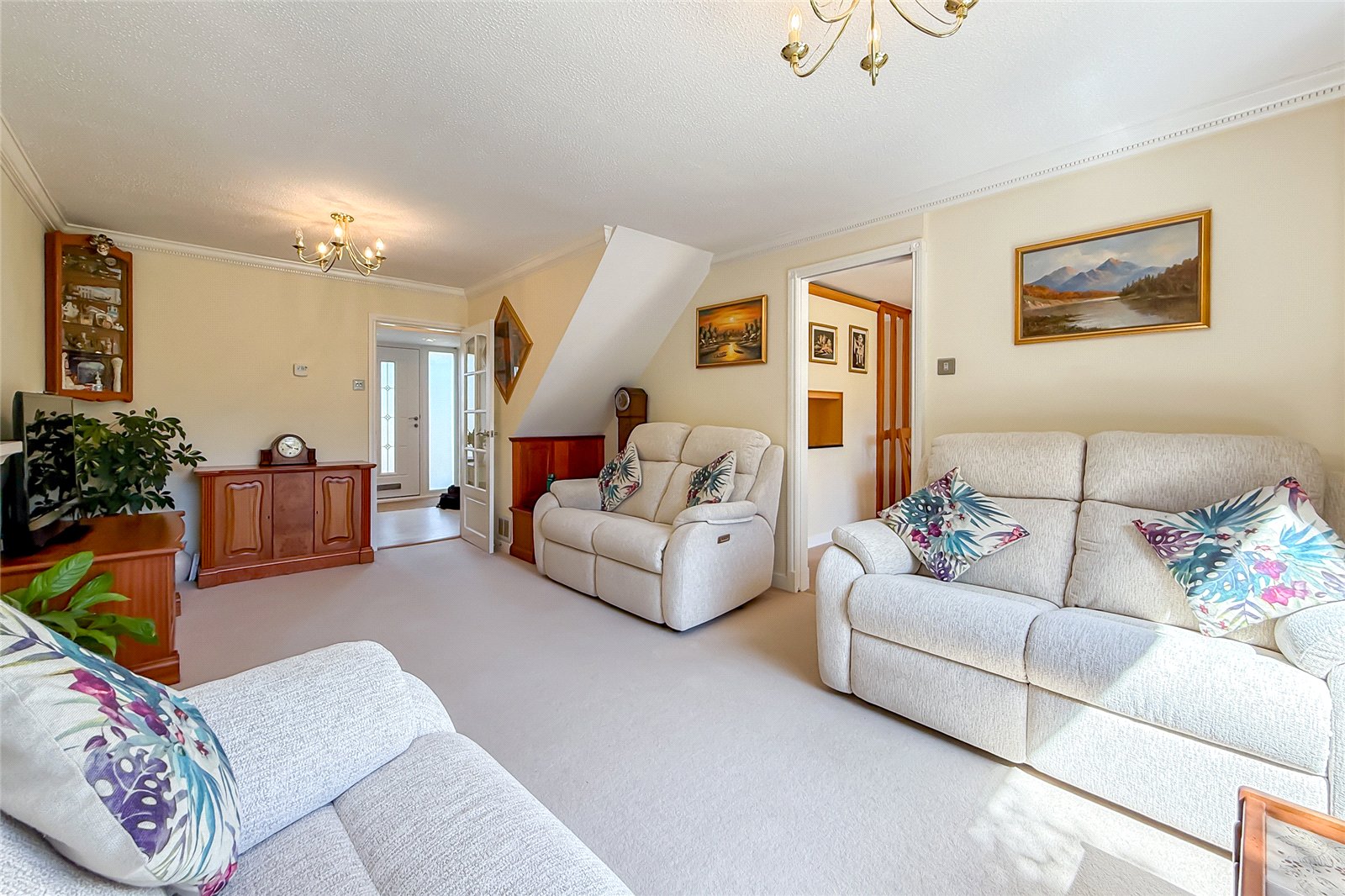 4 bed detached house for sale in Villiers Crescent, St. Albans, Hertfordshire, AL4 - Property Image 2