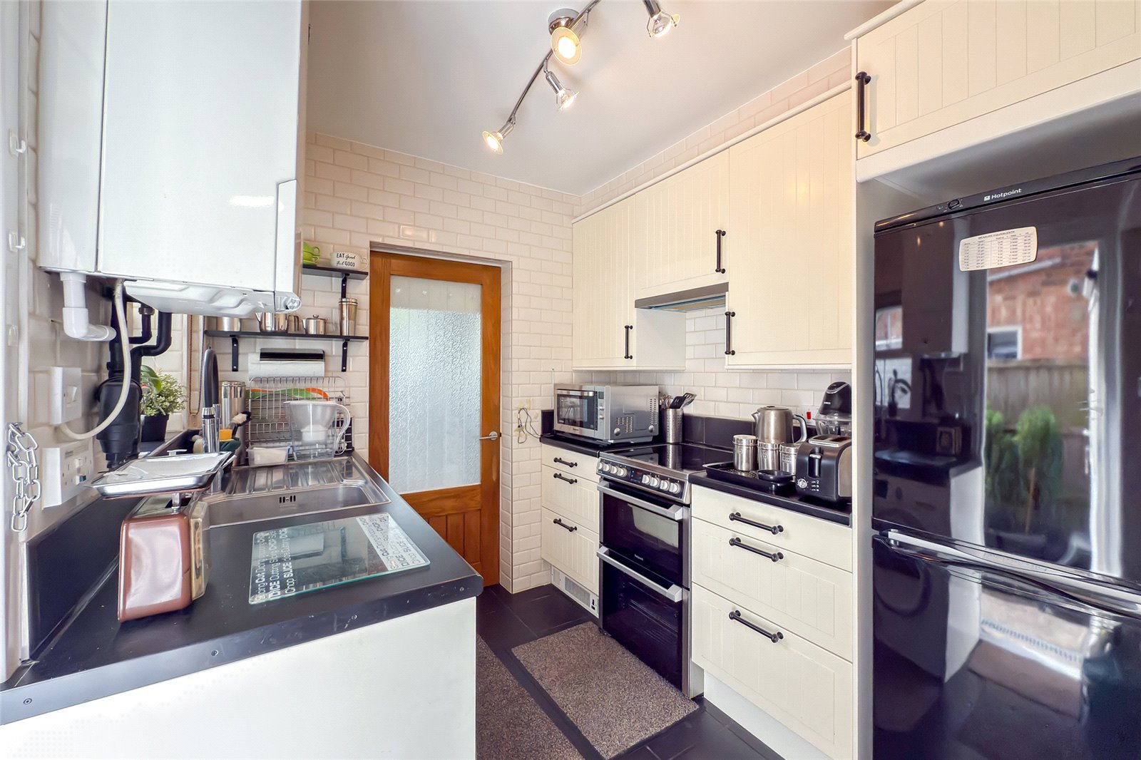 3 bed terraced house for sale in Arthur Road, St. Albans, Hertfordshire, AL1  - Property Image 2