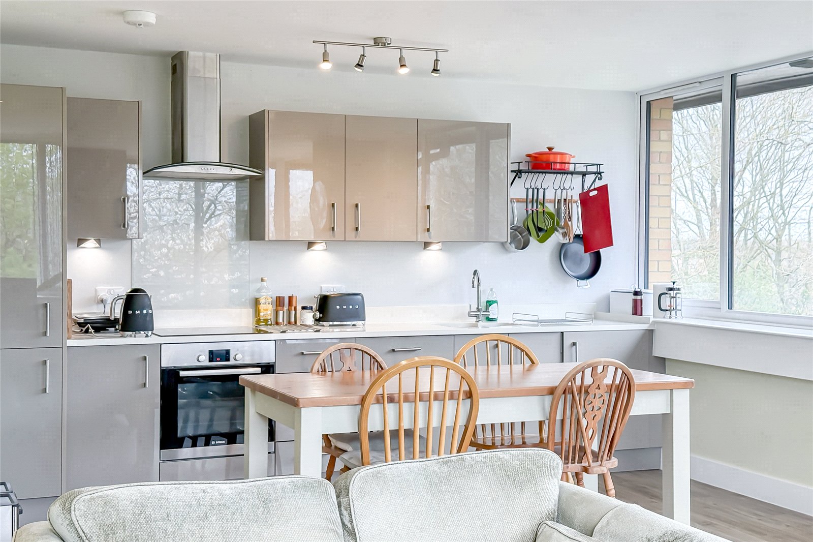 1 bed apartment for sale in Sandridge Park, Porters Wood, St. Albans, Hertfordshire, AL3 - Property Image 3