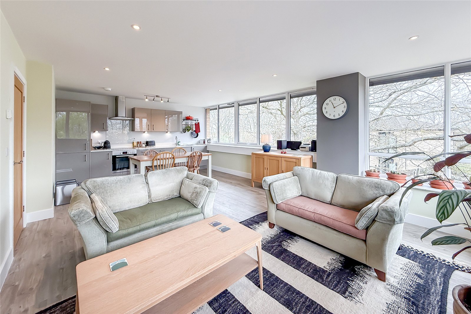 1 bed apartment for sale in Sandridge Park, Porters Wood, St. Albans, Hertfordshire, AL3