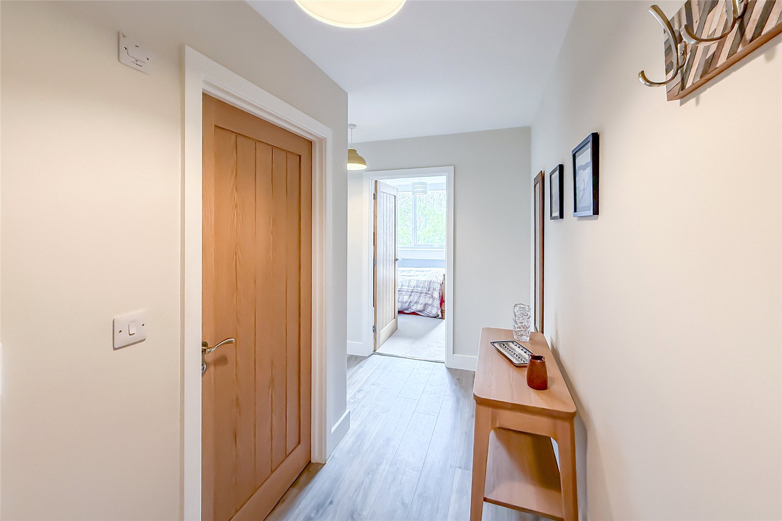 1 bed apartment for sale in Sandridge Park, Porters Wood, St. Albans, Hertfordshire, AL3 - Property Image 5