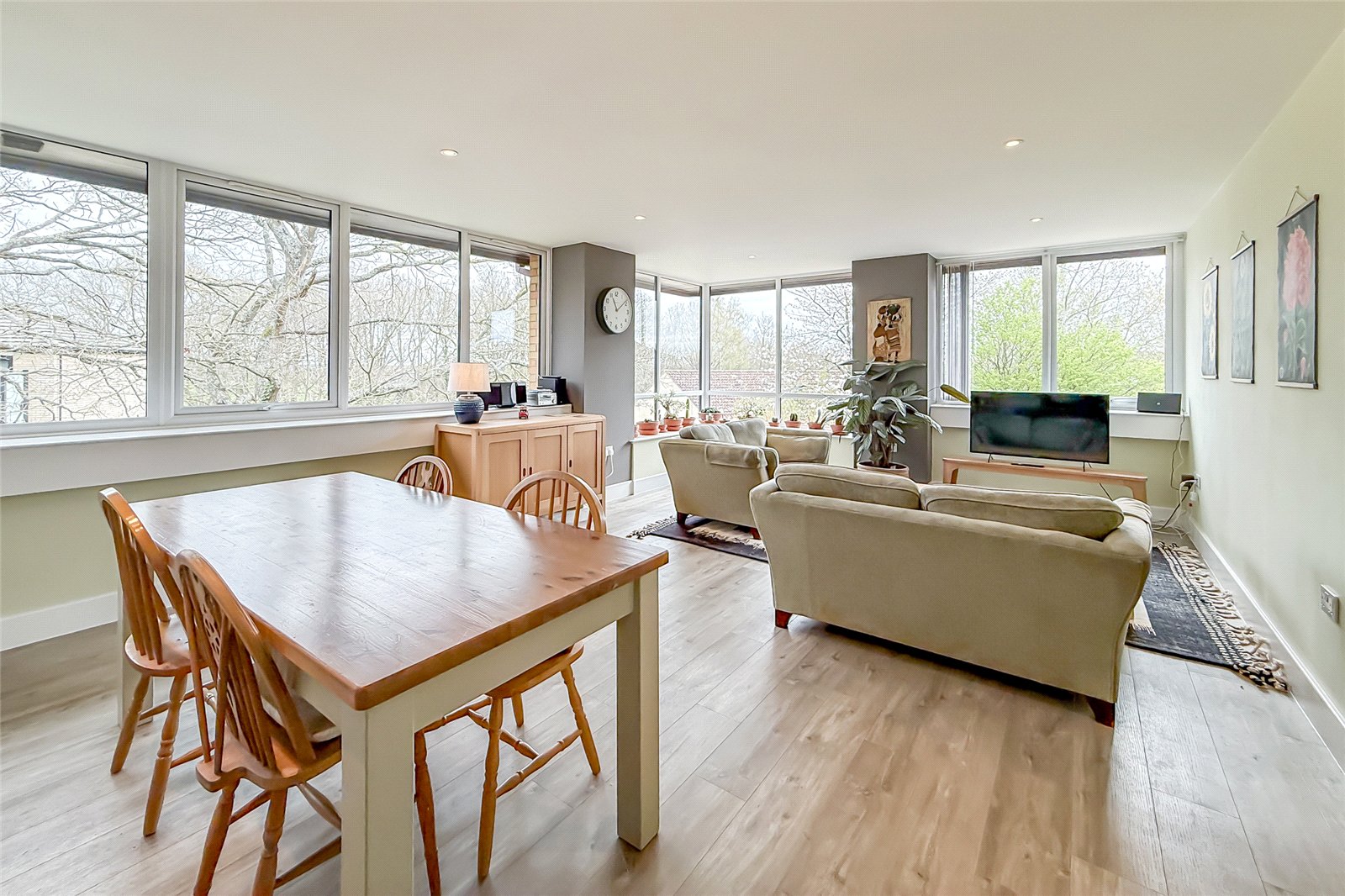 1 bed apartment for sale in Sandridge Park, Porters Wood, St. Albans, Hertfordshire, AL3 - Property Image 16