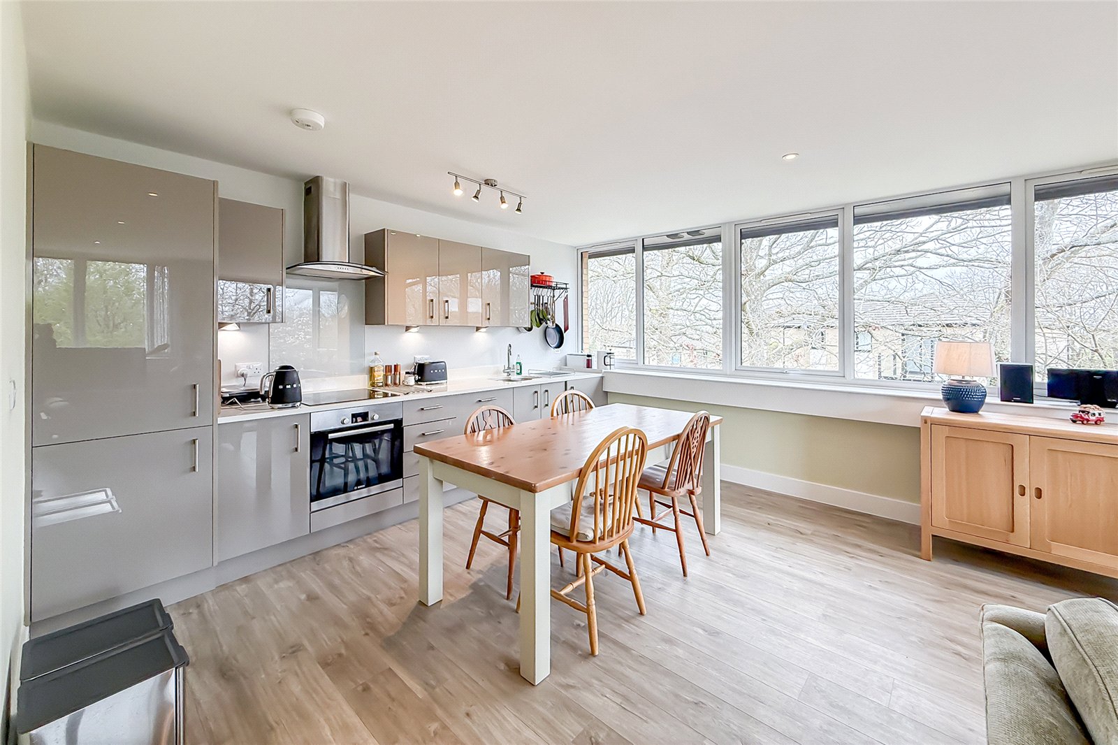 1 bed apartment for sale in Sandridge Park, Porters Wood, St. Albans, Hertfordshire, AL3 - Property Image 9