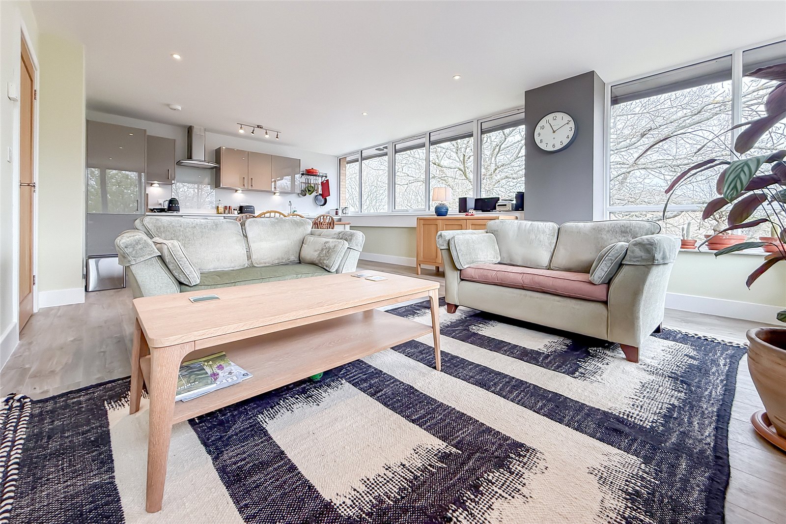 1 bed apartment for sale in Sandridge Park, Porters Wood, St. Albans, Hertfordshire, AL3 - Property Image 11