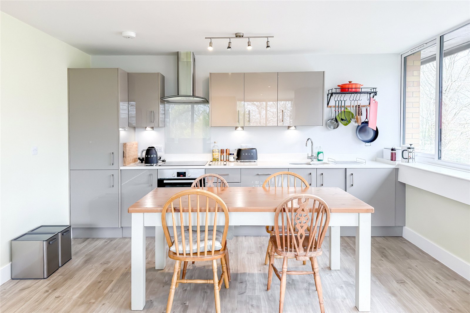 1 bed apartment for sale in Sandridge Park, Porters Wood, St. Albans, Hertfordshire, AL3 - Property Image 12