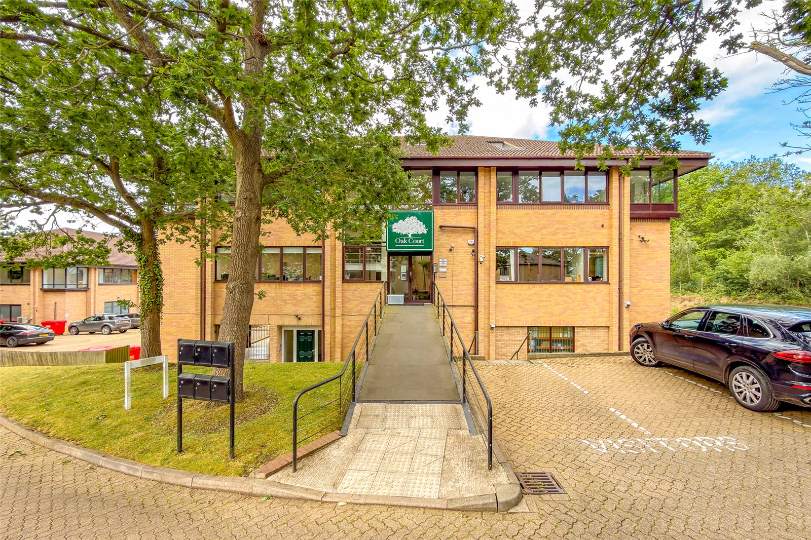1 bed apartment for sale in Sandridge Park, Porters Wood, St. Albans, Hertfordshire, AL3 - Property Image 15