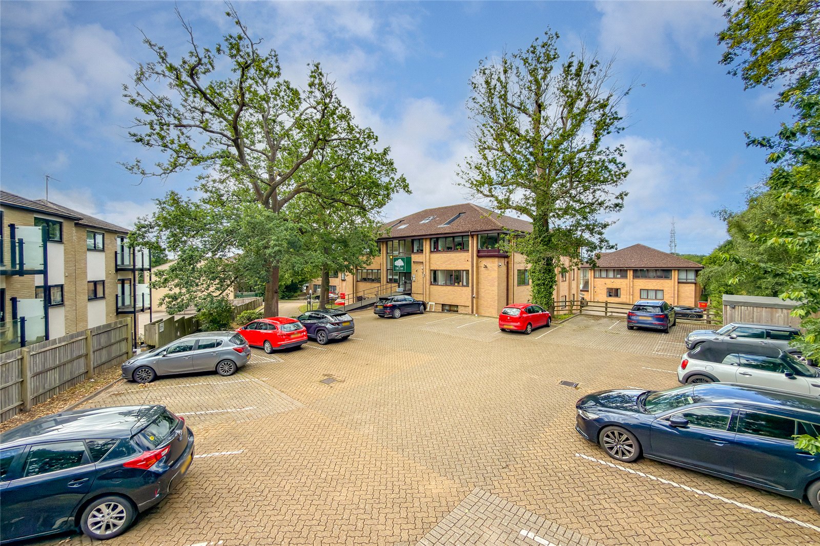 1 bed apartment for sale in Sandridge Park, Porters Wood, St. Albans, Hertfordshire, AL3 - Property Image 13