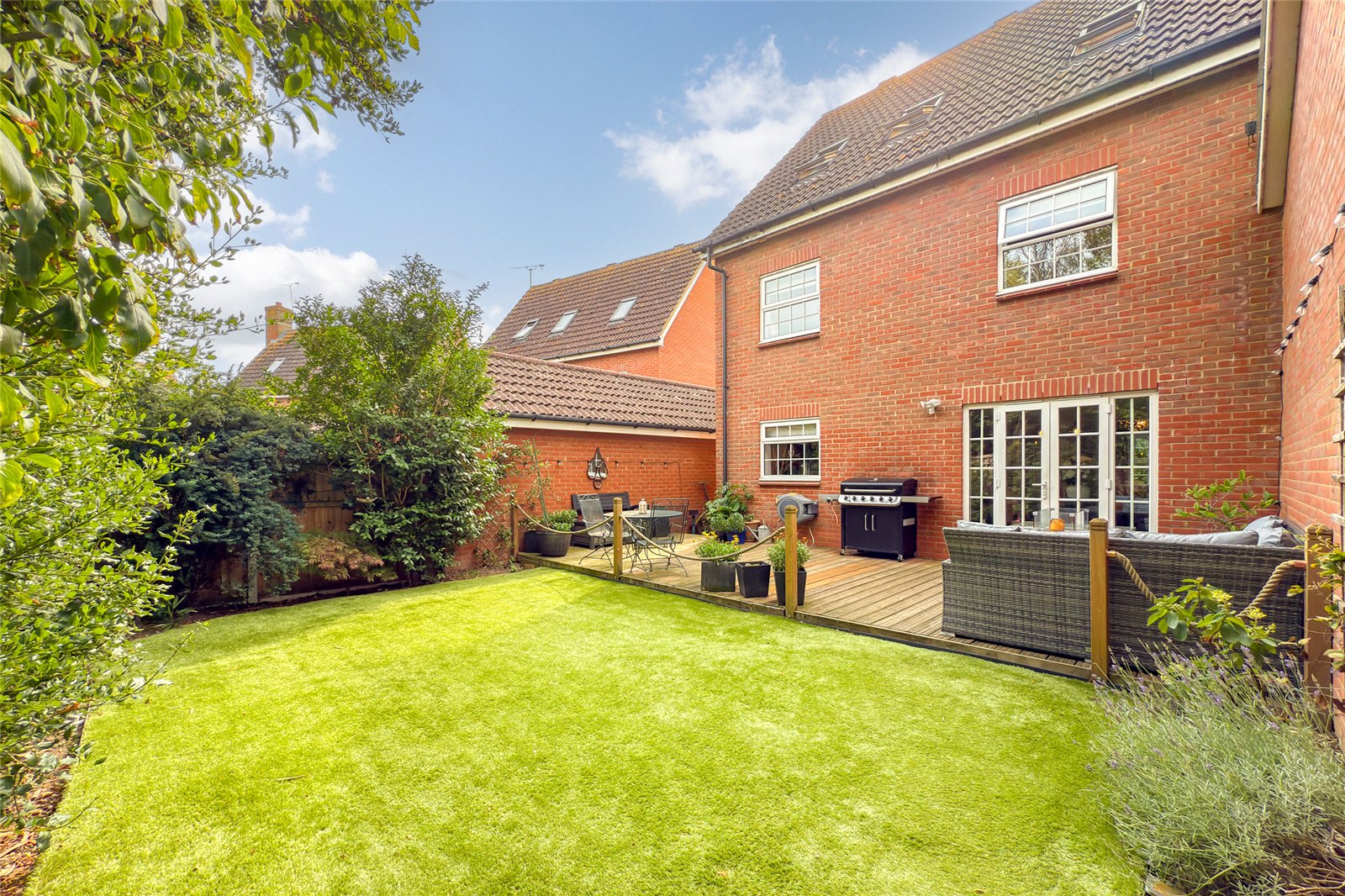 5 bed detached house for sale in Nimrod Drive, Hatfield, Hertfordshire, AL10  - Property Image 10