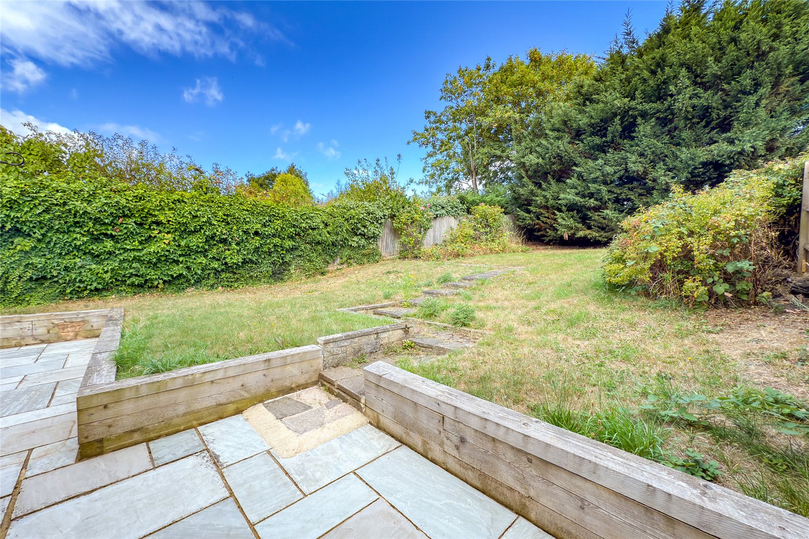4 bed semi-detached house for sale in Sandpit Lane, St. Albans, Hertfordshire, AL4  - Property Image 2