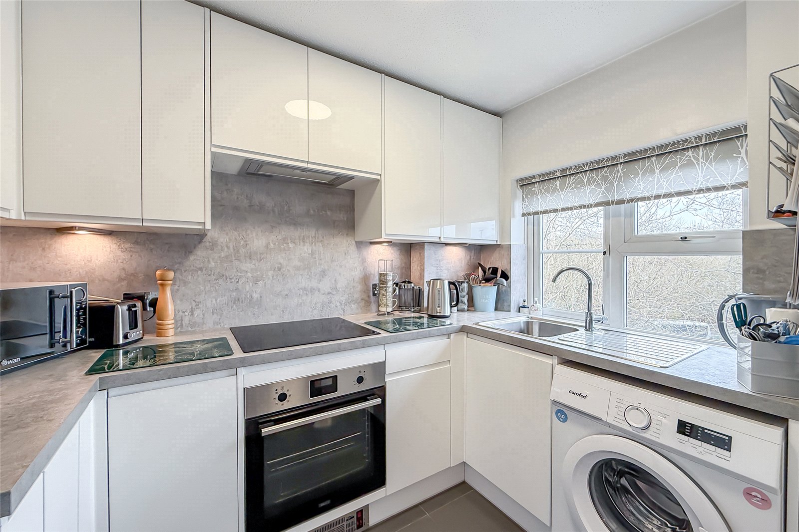 1 bed apartment for sale in Taylor Close, St. Albans, Hertfordshire, AL4  - Property Image 2