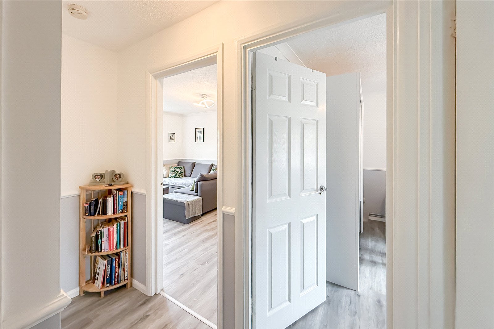 1 bed apartment for sale in Taylor Close, St. Albans, Hertfordshire, AL4  - Property Image 7