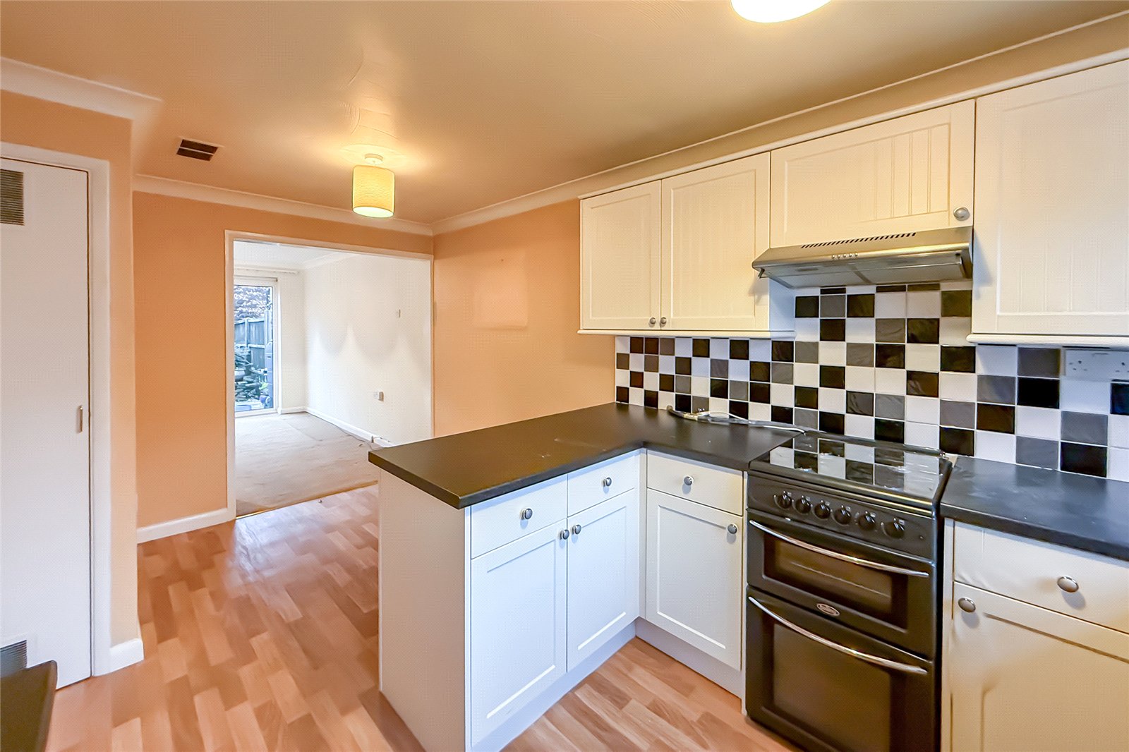3 bed semi-detached house for sale in Deans Gardens, St. Albans, Hertfordshire, AL4 - Property Image 3