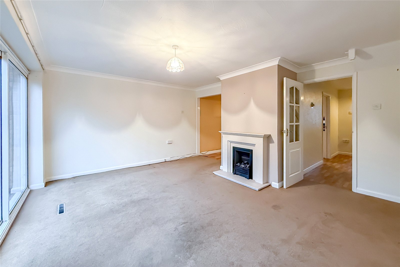3 bed semi-detached house for sale in Deans Gardens, St. Albans, Hertfordshire, AL4 - Property Image 4