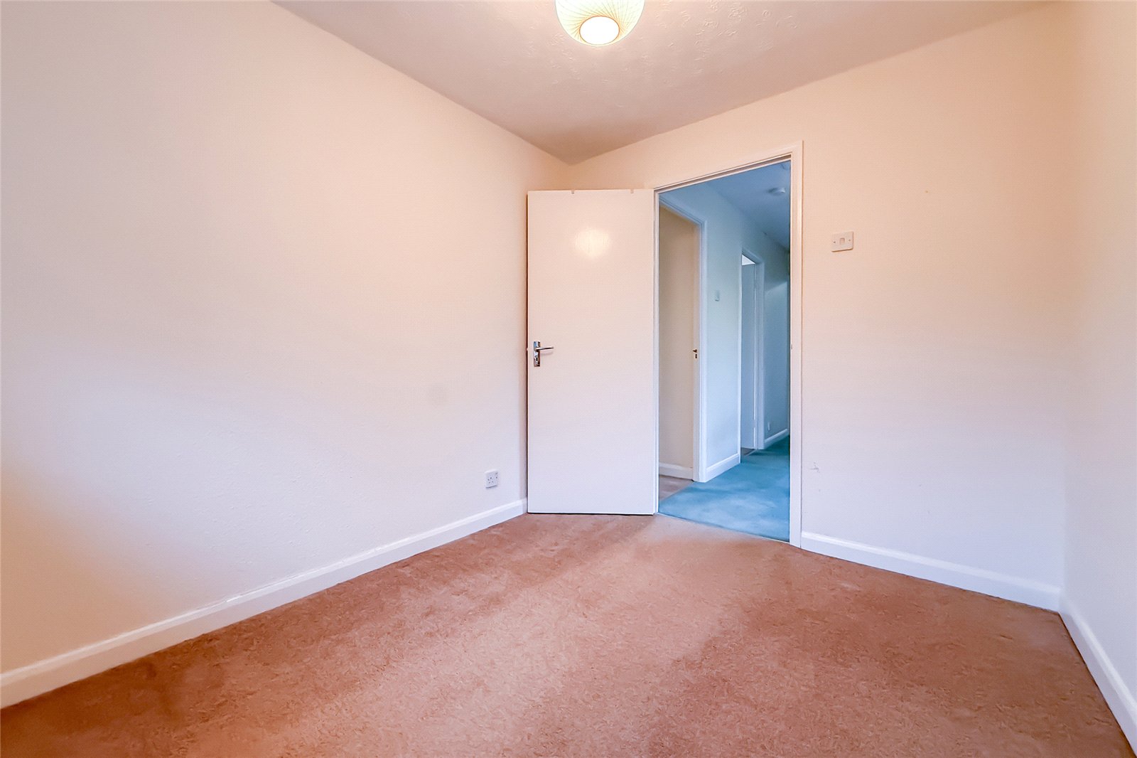 3 bed semi-detached house for sale in Deans Gardens, St. Albans, Hertfordshire, AL4 - Property Image 18