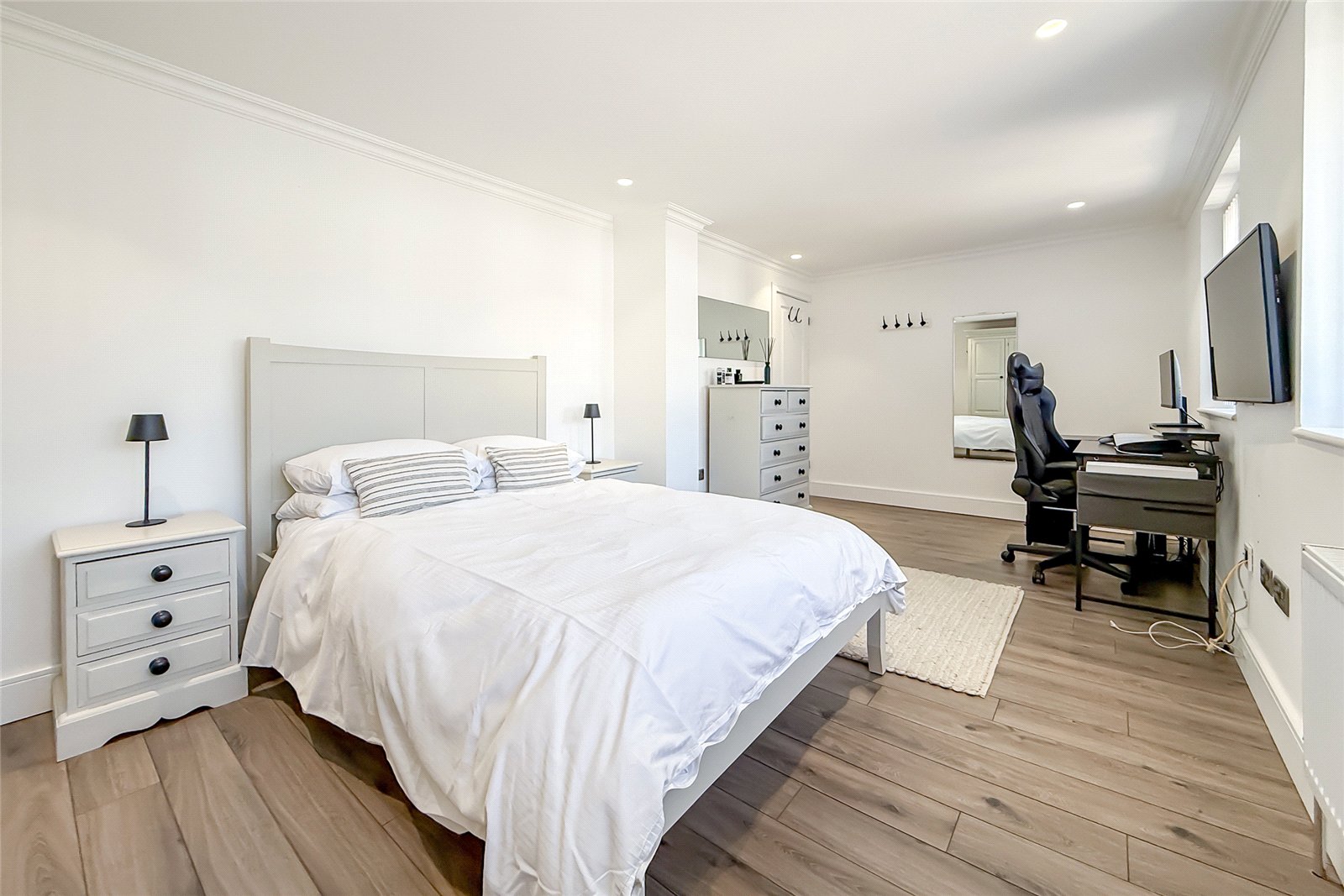 4 bed semi-detached house for sale in Sherwood Avenue, St. Albans, Hertfordshire, AL4 - Property Image 7