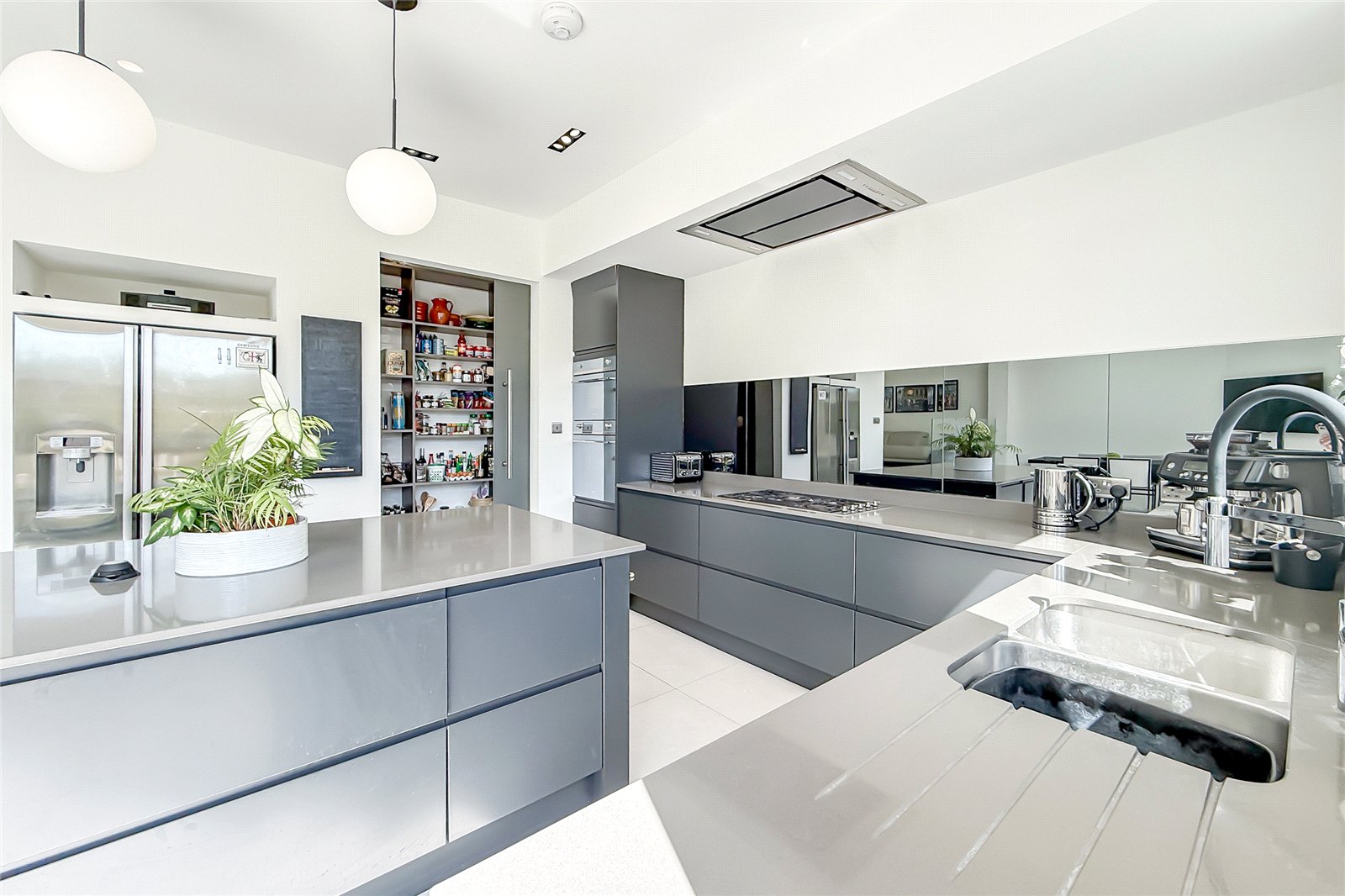 4 bed semi-detached house for sale in Sherwood Avenue, St. Albans, Hertfordshire, AL4 - Property Image 2