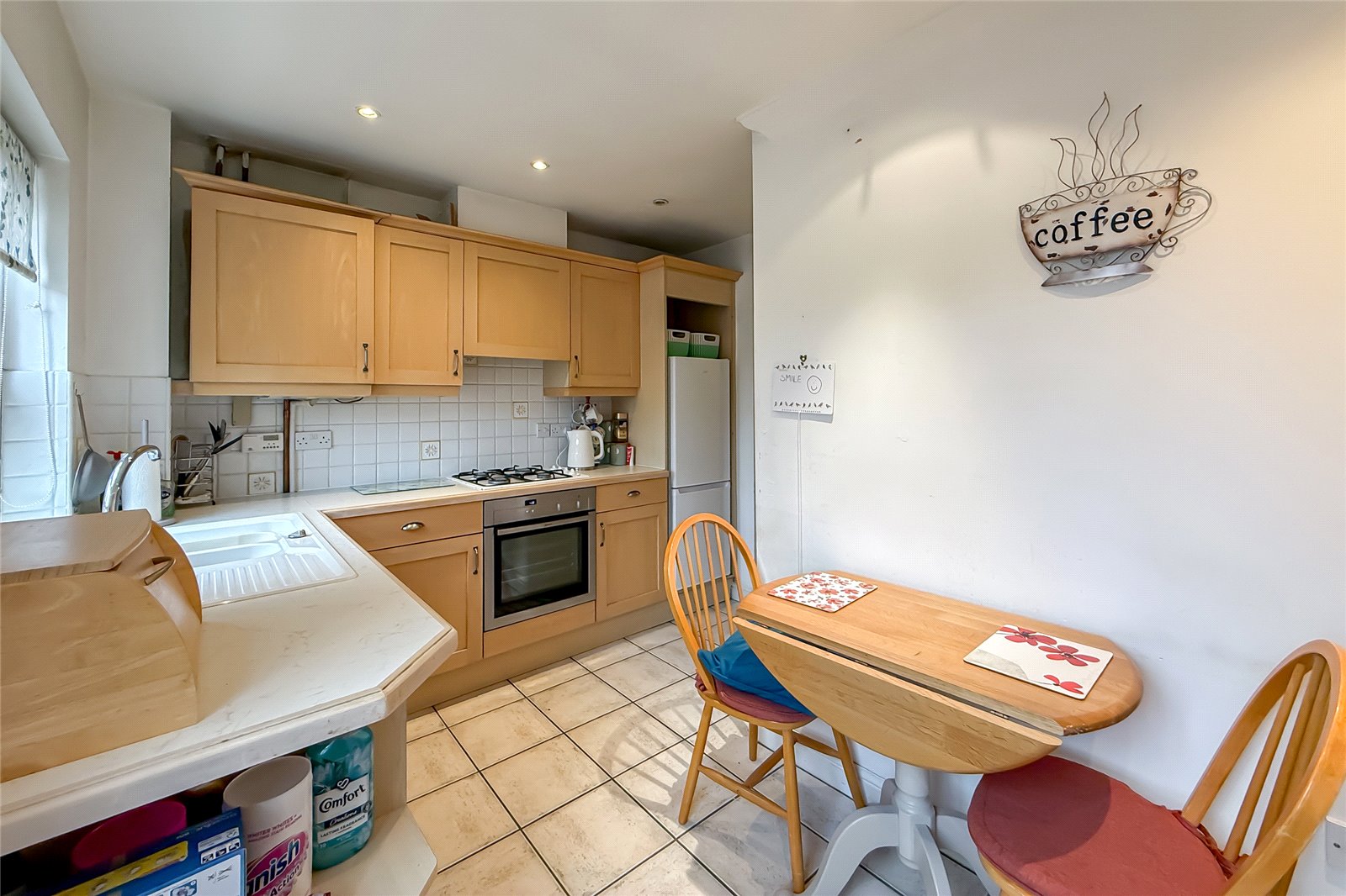2 bed ground floor flat for sale in Chime Square, St. Albans, Hertfordshire, AL3  - Property Image 3