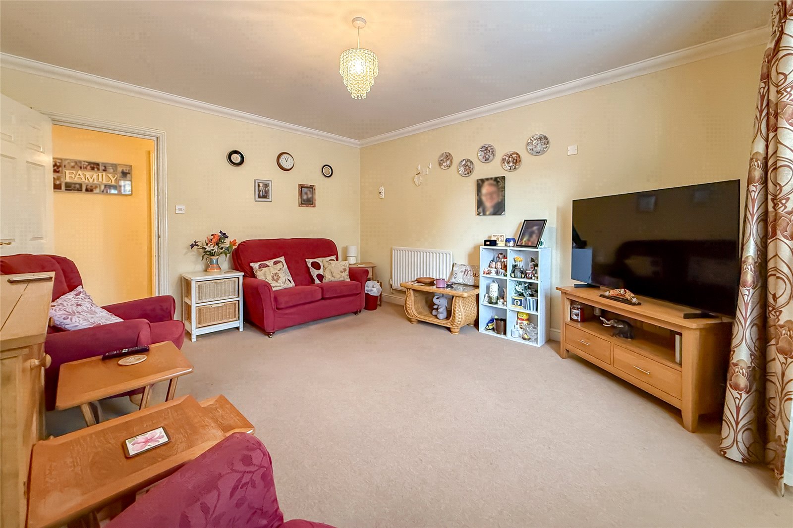 2 bed ground floor flat for sale in Chime Square, St. Albans, Hertfordshire, AL3  - Property Image 5
