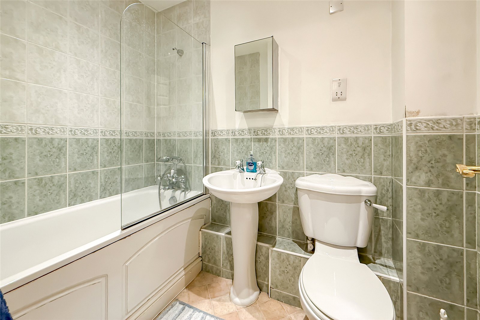 2 bed ground floor flat for sale in Chime Square, St. Albans, Hertfordshire, AL3  - Property Image 10