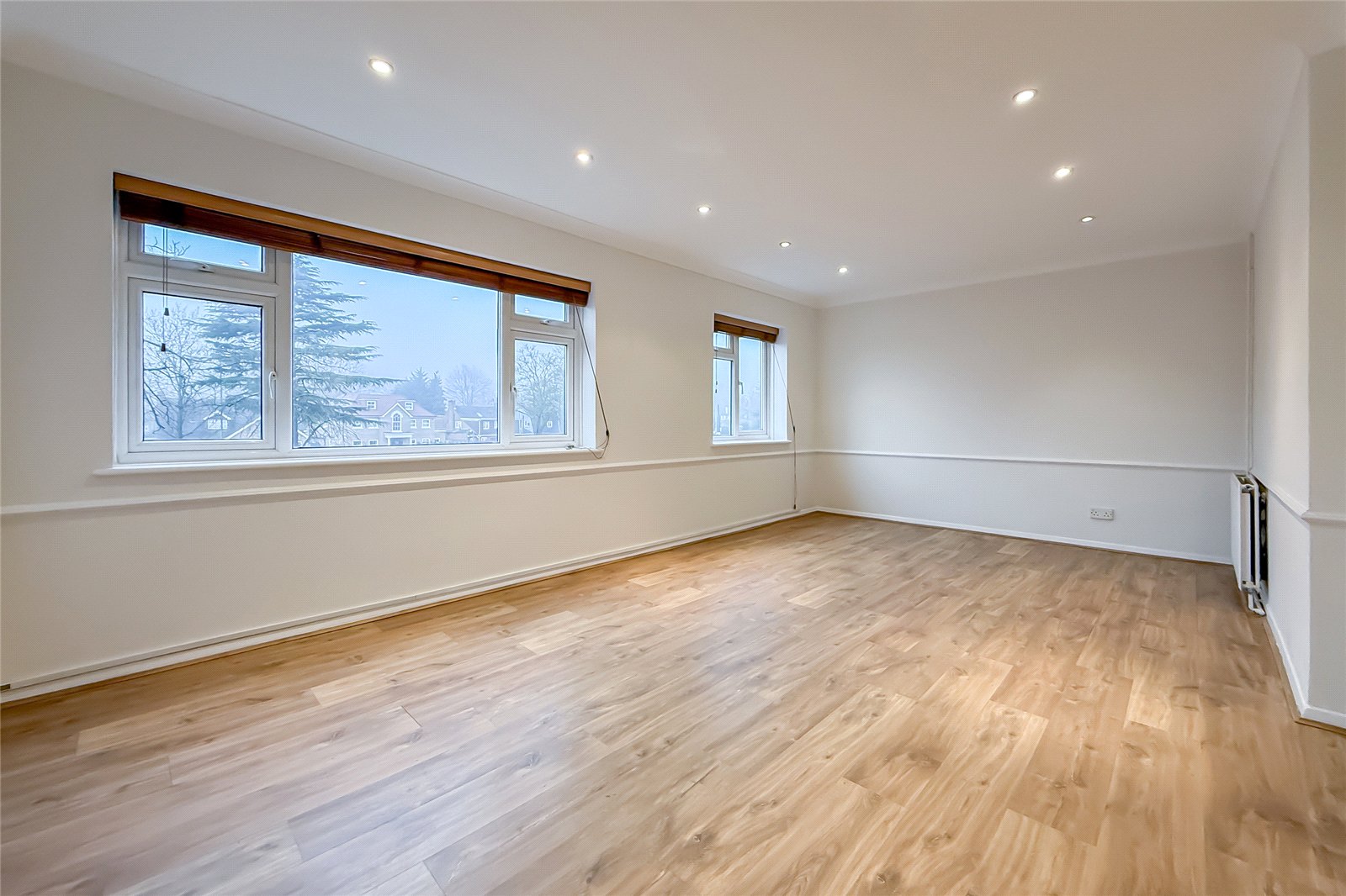 3 bed apartment for sale in The Quadrant, St. Albans, Hertfordshire, AL4  - Property Image 4