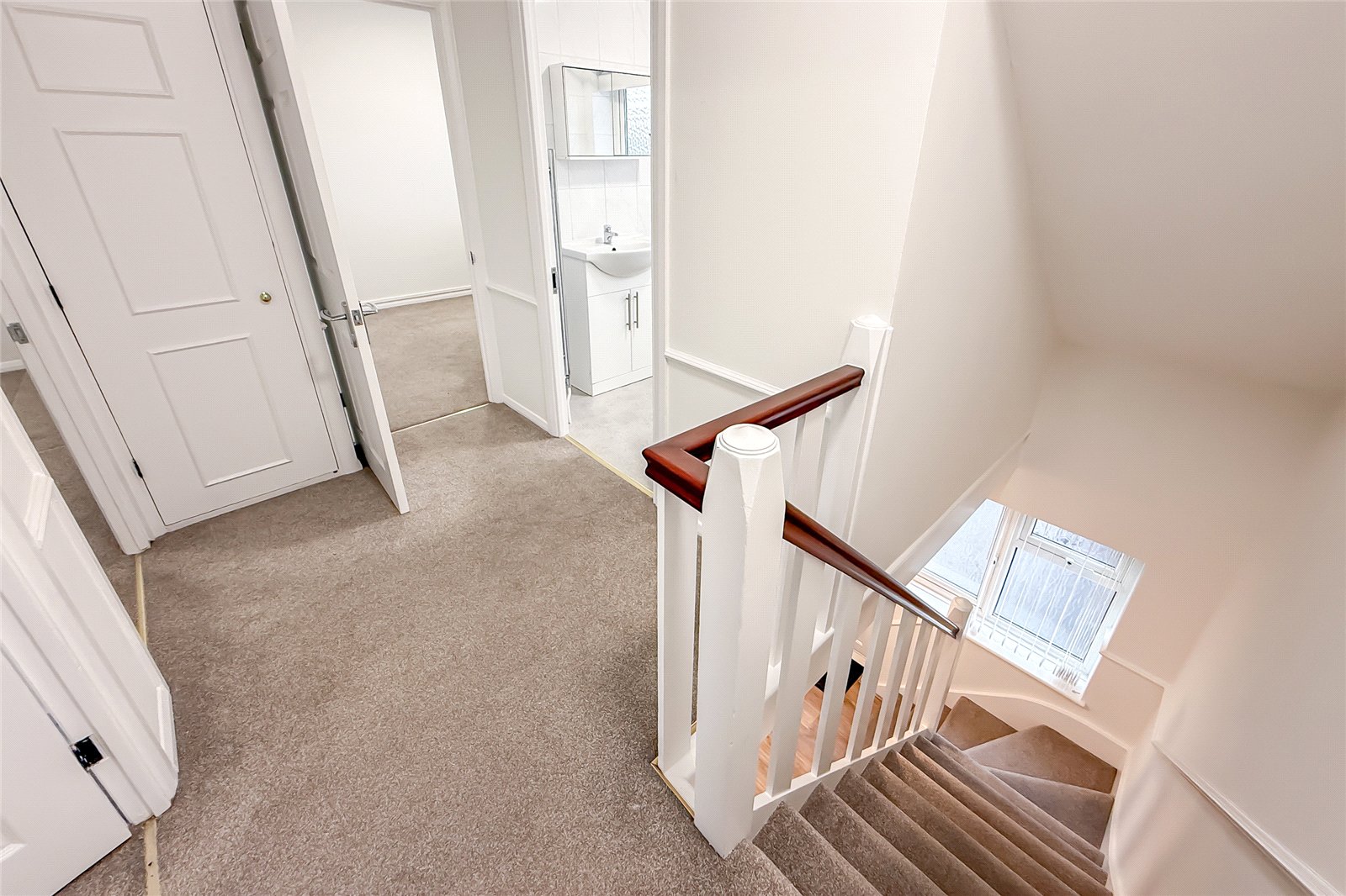 3 bed apartment for sale in The Quadrant, St. Albans, Hertfordshire, AL4  - Property Image 5