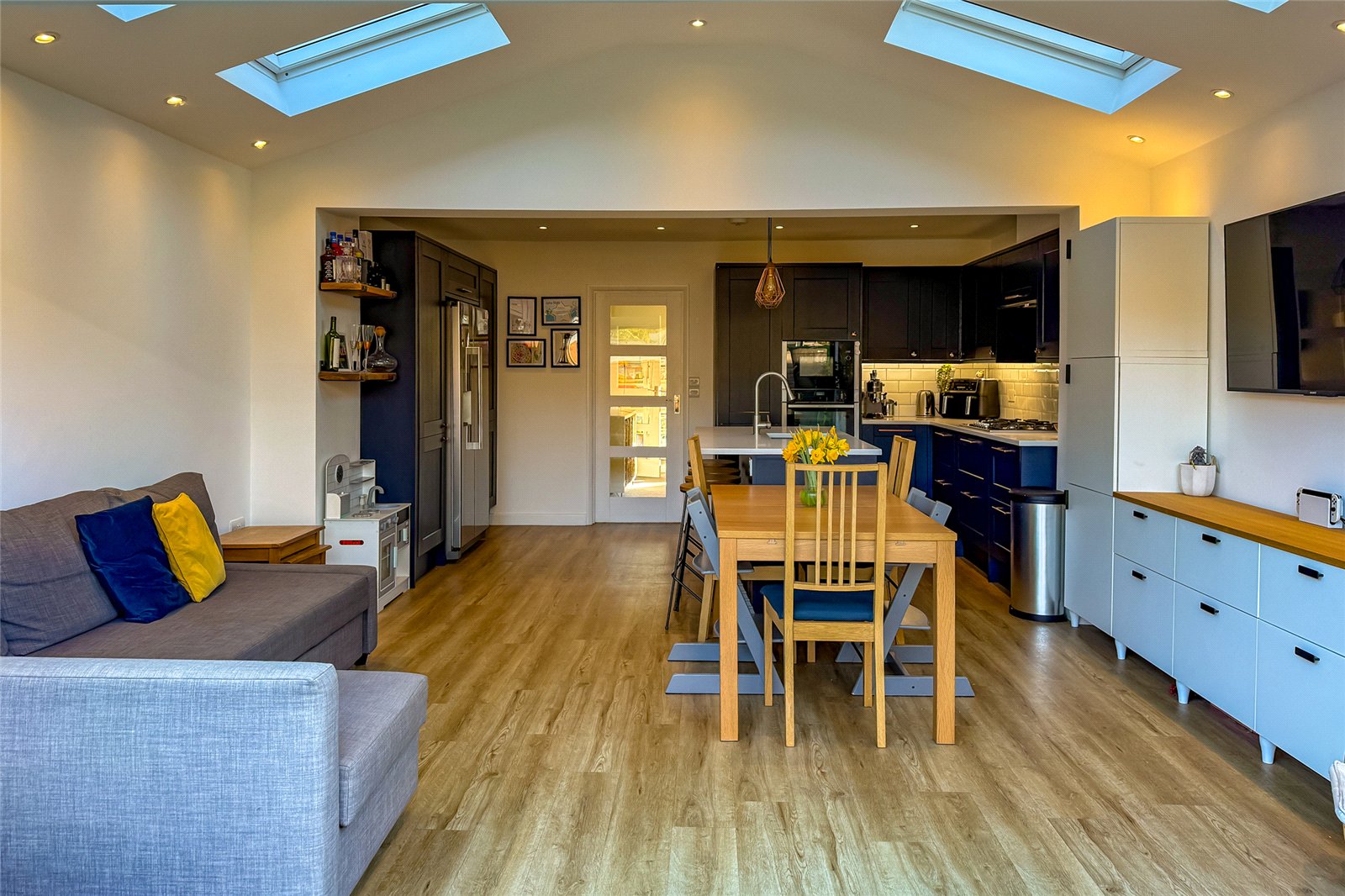 3 bed end of terrace house for sale in Lawrance Road, St. Albans, Hertfordshire, AL3  - Property Image 3