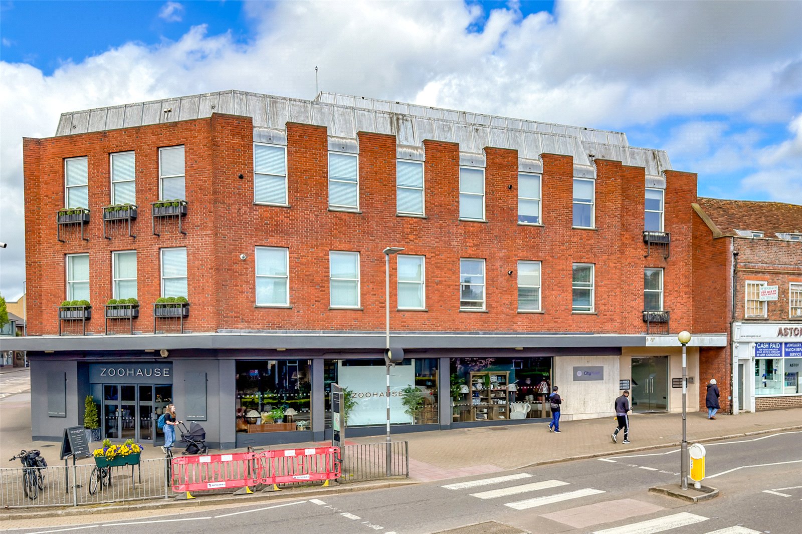 2 bed apartment for sale in St. Peters Street, St. Albans, Hertfordshire, AL1 - Property Image 2
