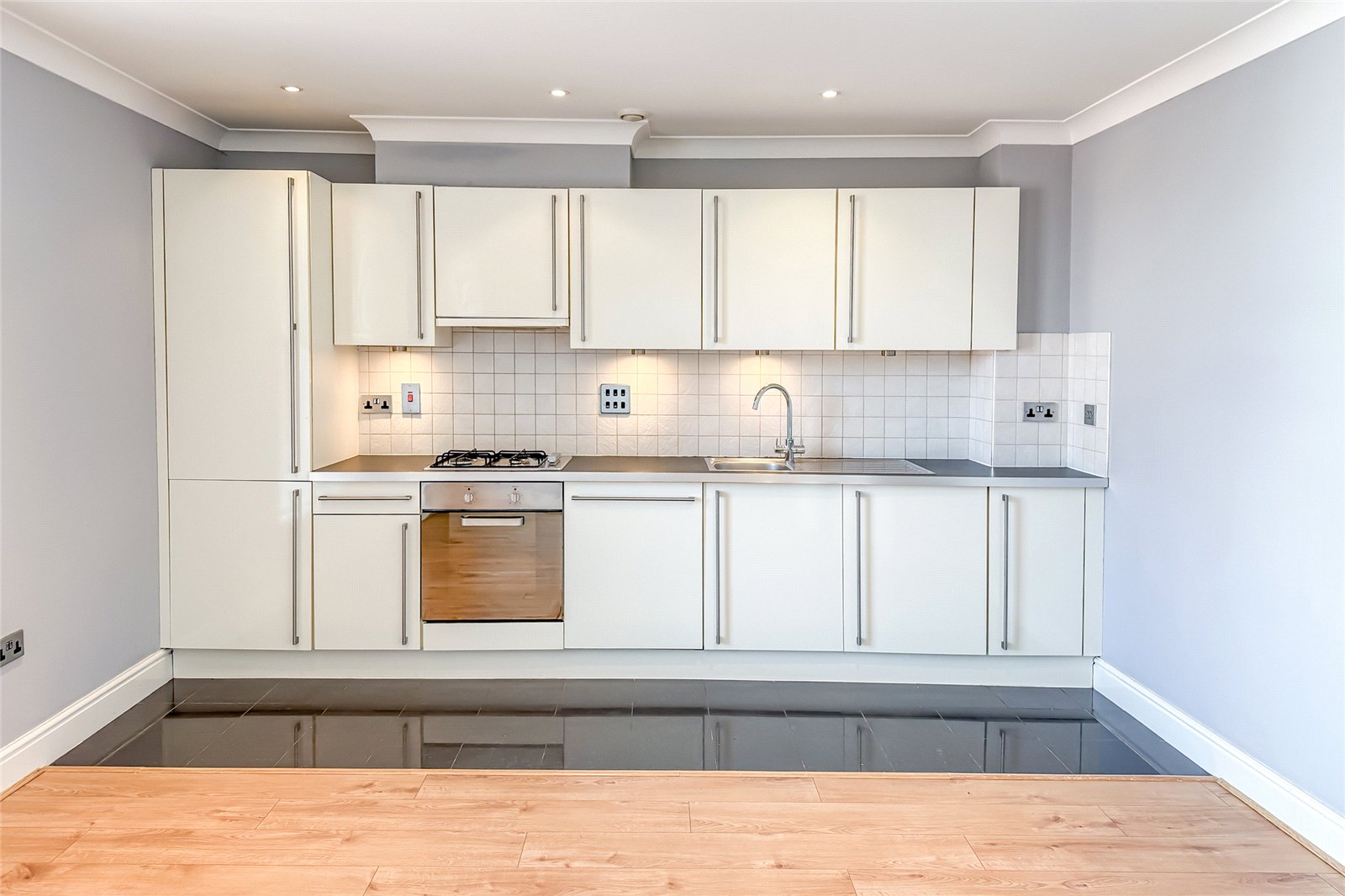 2 bed apartment for sale in St. Peters Street, St. Albans, Hertfordshire, AL1 - Property Image 3