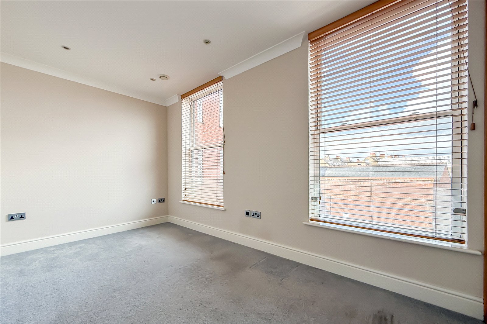 2 bed apartment for sale in St. Peters Street, St. Albans, Hertfordshire, AL1 - Property Image 6