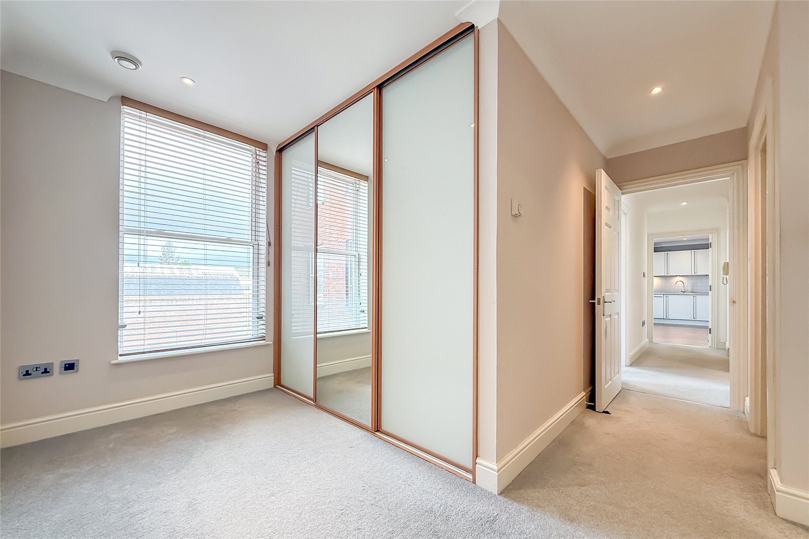 2 bed apartment for sale in St. Peters Street, St. Albans, Hertfordshire, AL1 - Property Image 10