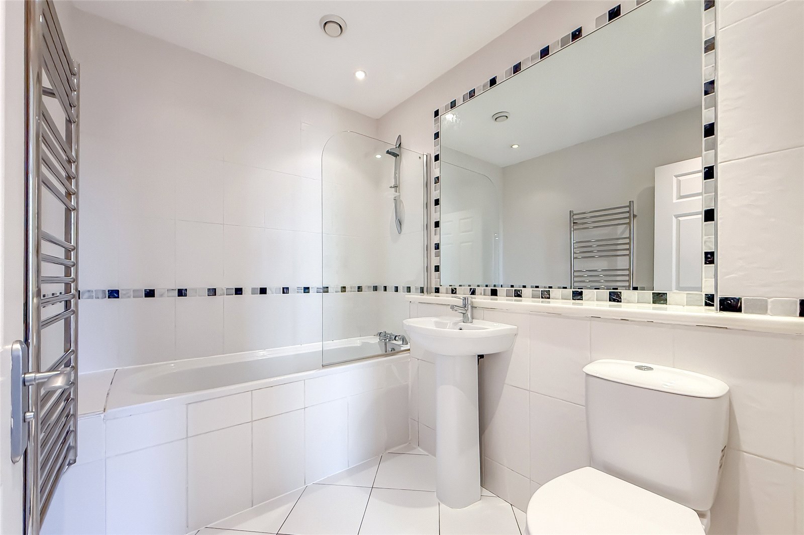2 bed apartment for sale in St. Peters Street, St. Albans, Hertfordshire, AL1 - Property Image 8