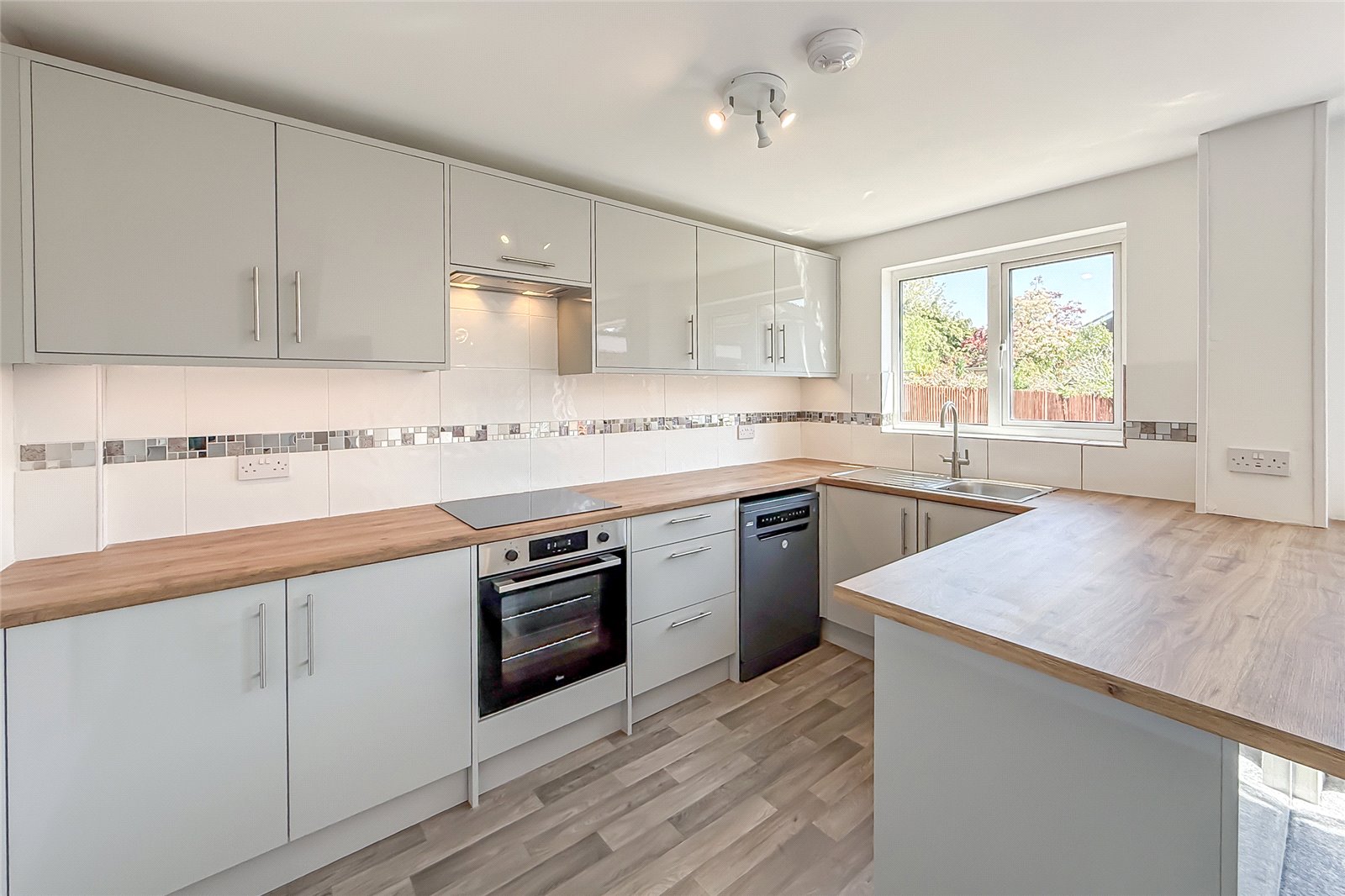 5 bed detached house for sale in Harefield Place, St. Albans, Hertfordshire, AL4  - Property Image 17