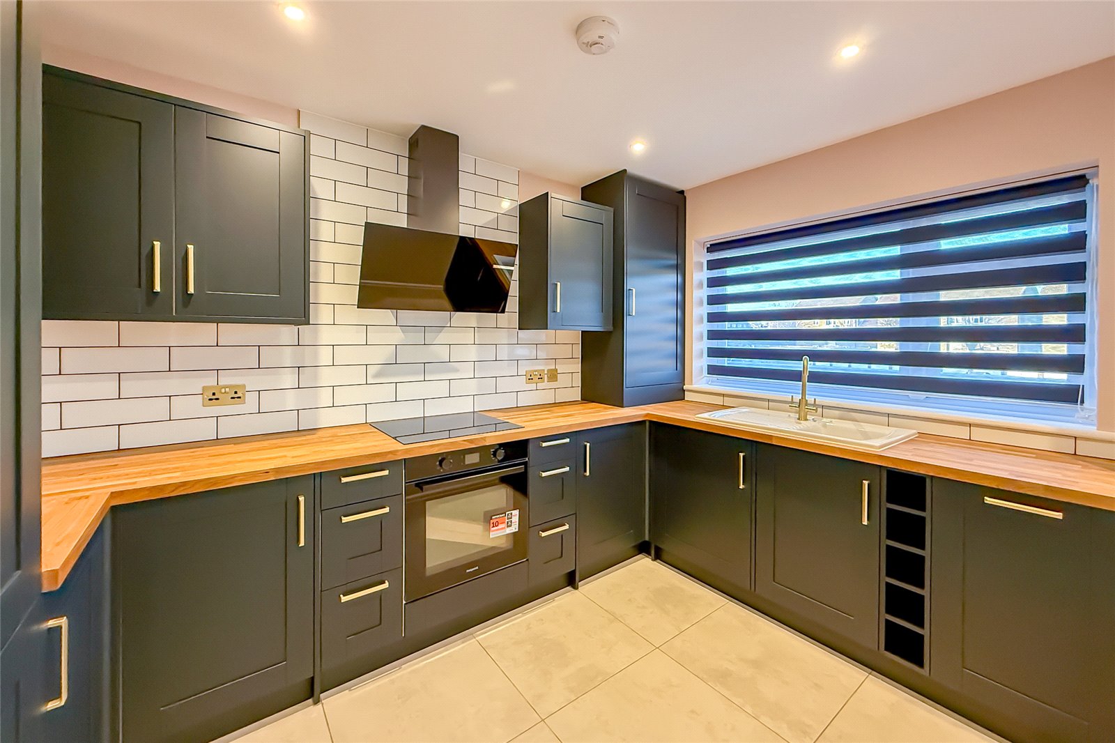 3 bed apartment for sale in The Quadrant, St. Albans, Hertfordshire, AL4 - Property Image 2