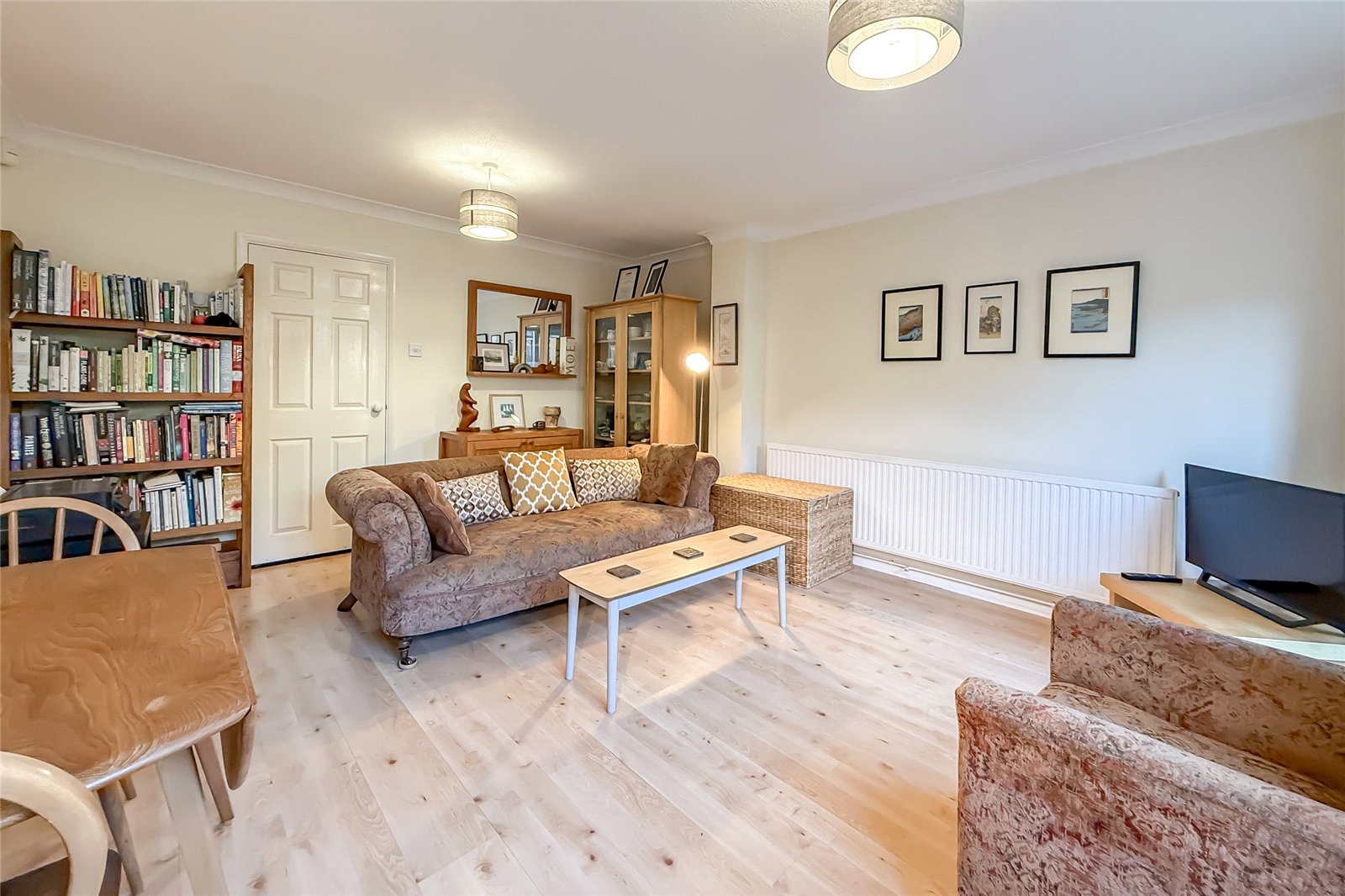 2 bed semi-detached house for sale in Taylor Close, St. Albans, Hertfordshire, AL4 - Property Image 2