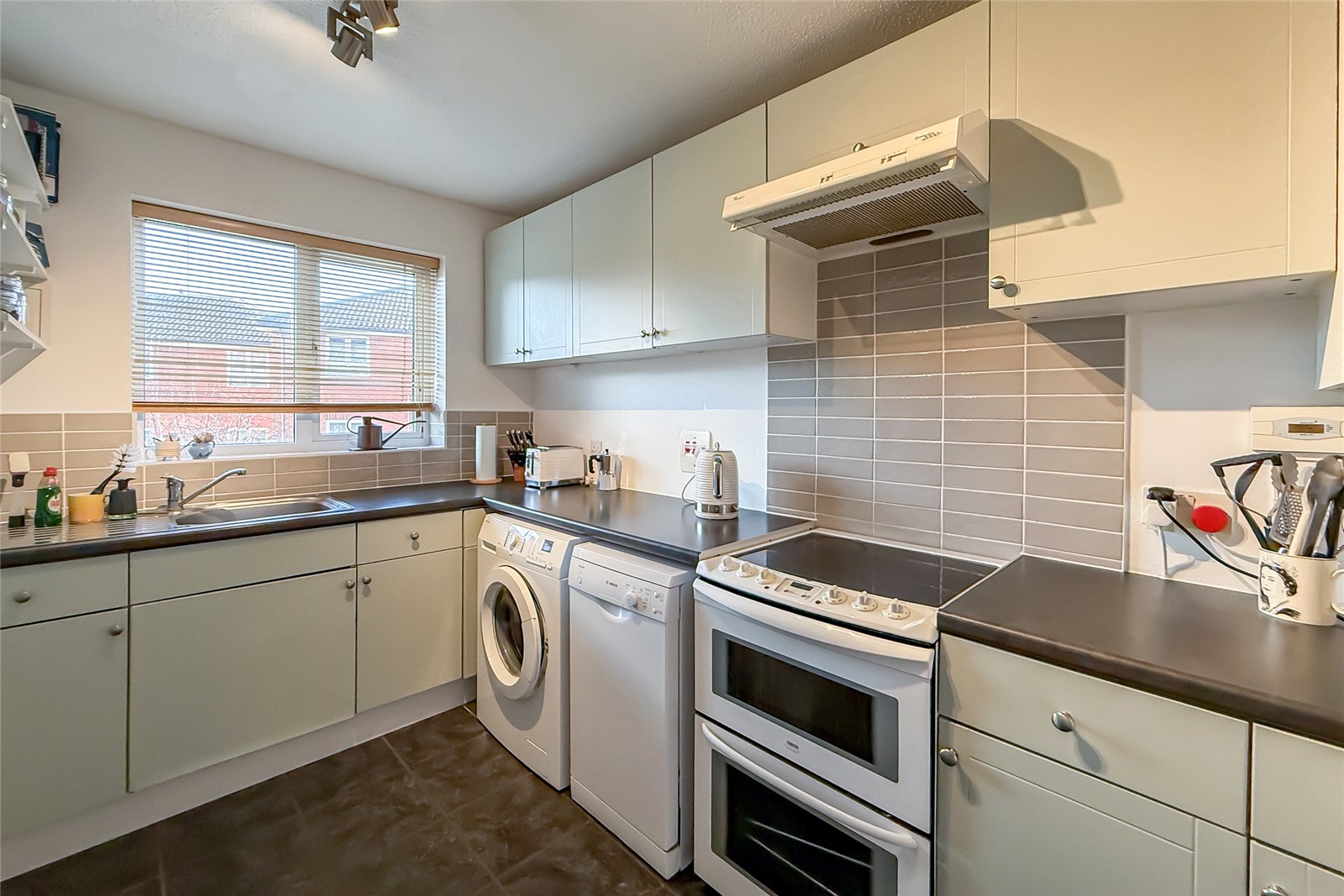 2 bed semi-detached house for sale in Taylor Close, St. Albans, Hertfordshire, AL4 - Property Image 4