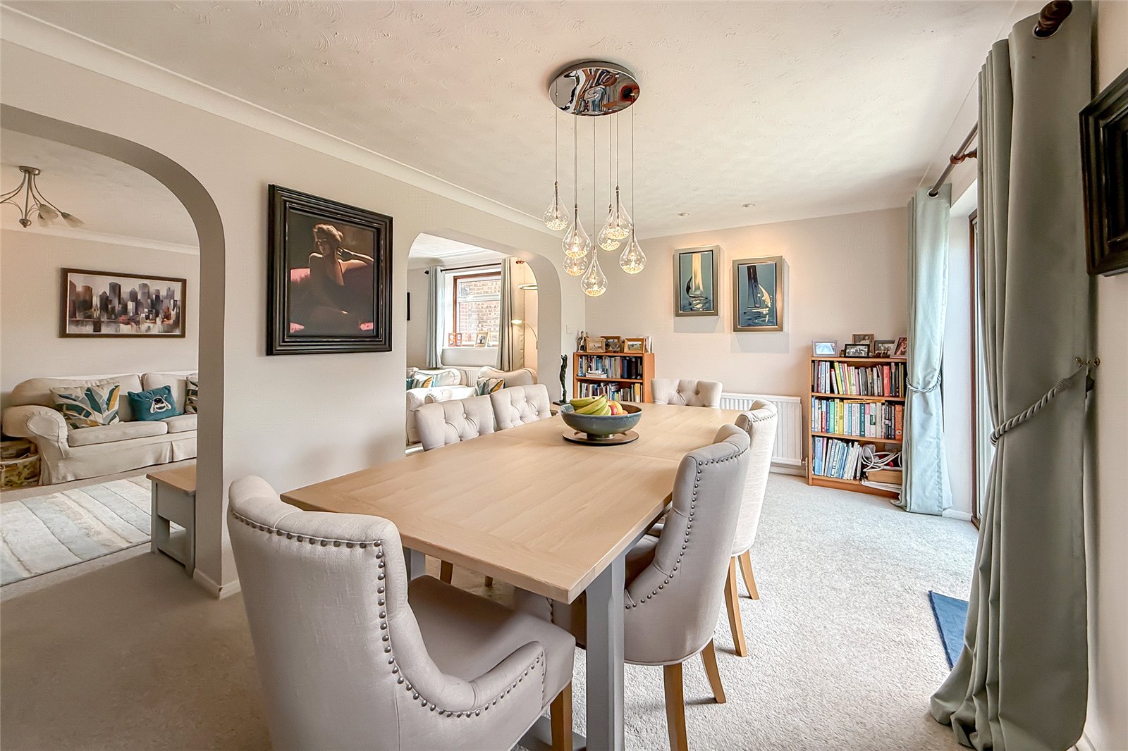 3 bed detached house for sale in Villiers Crescent, St. Albans, Hertfordshire, AL4  - Property Image 4