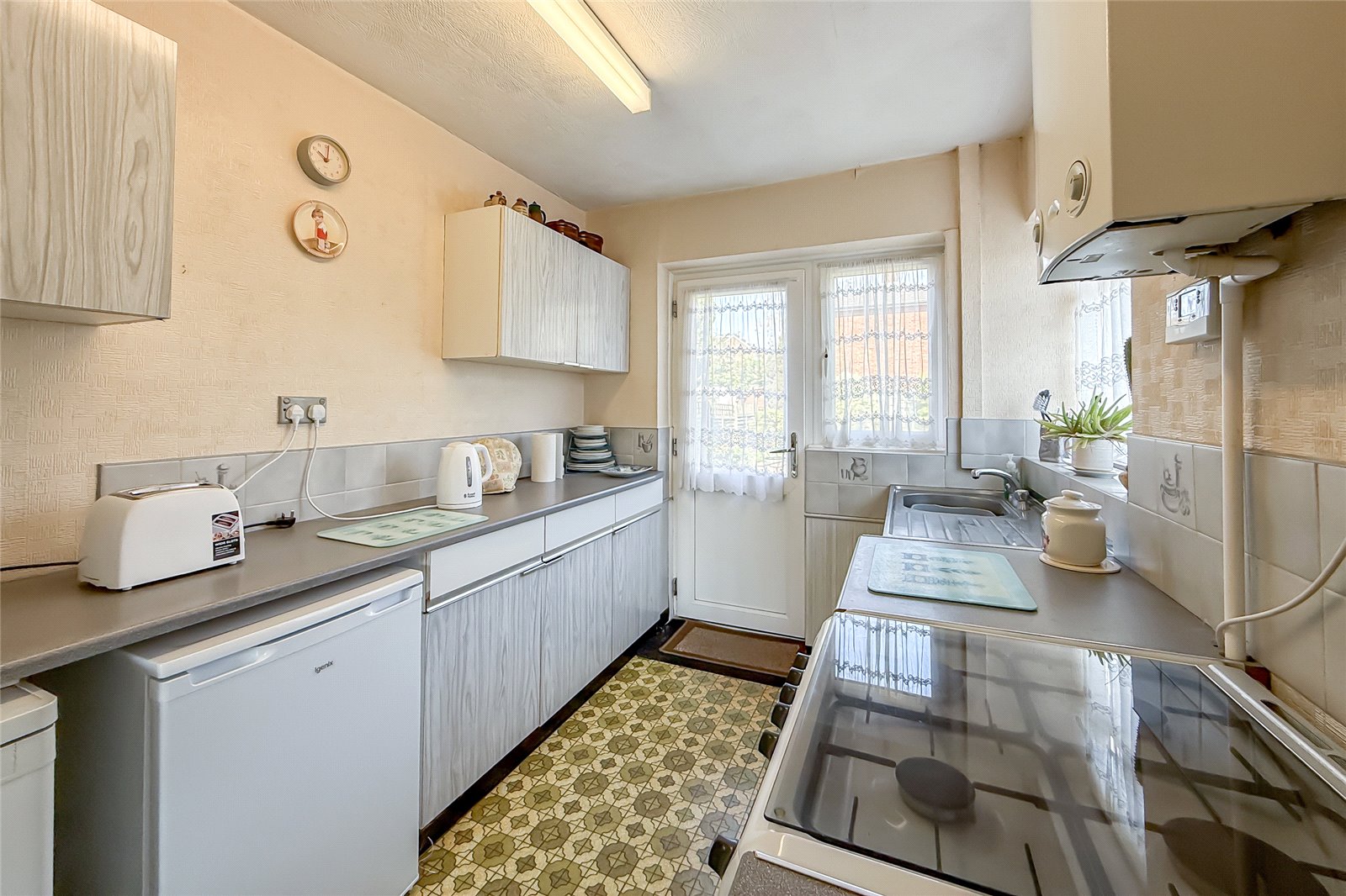 3 bed semi-detached house for sale in Sherwood Avenue, St. Albans, Hertfordshire, AL4  - Property Image 2